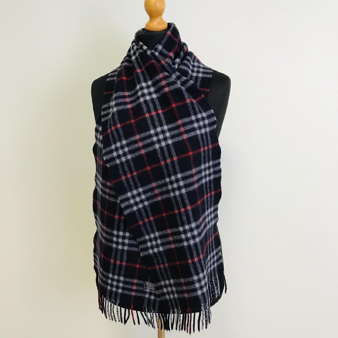 Vintage Burberry 100% Wool Scarf (1 of 7)