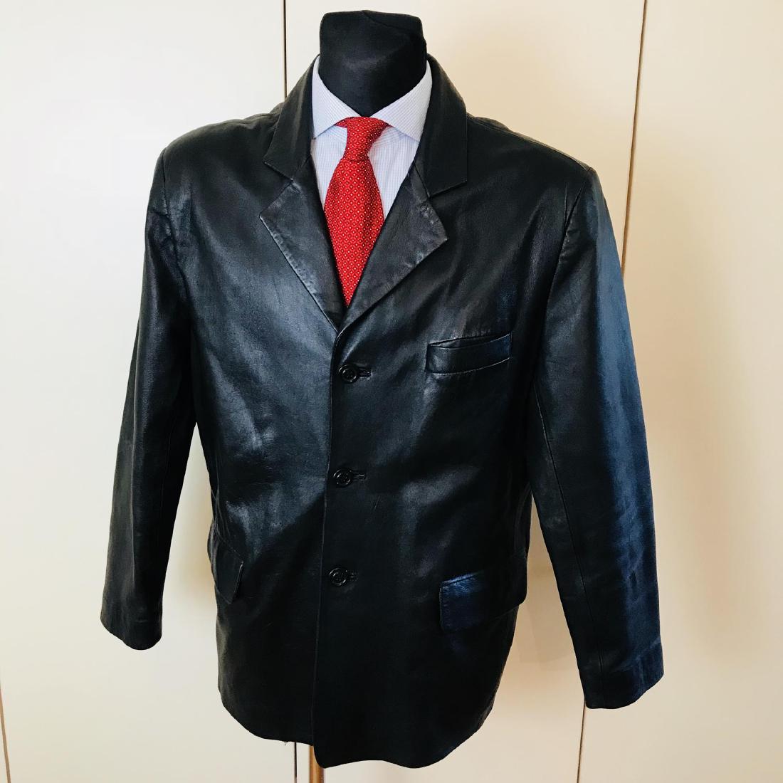Vintage Men's Black Classic Leather Jacket Coat Size L: Size L Vintage Leather Armpit to Armpit: 23 in. Sleeve from shoulder seam: 25 in. Total length: 31 in.