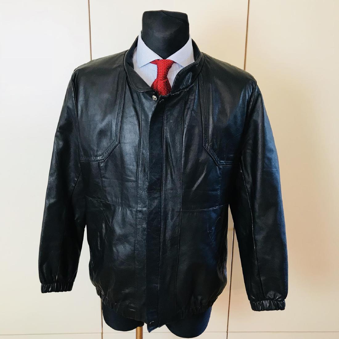 Vintage Men's Black Classic Leather Jacket Size 42 US /: Size 42 US / L Vintage Leather Armpit to Armpit: 23 in. Sleeve from shoulder seam: 24.5 in. Total length: 27.5 in.