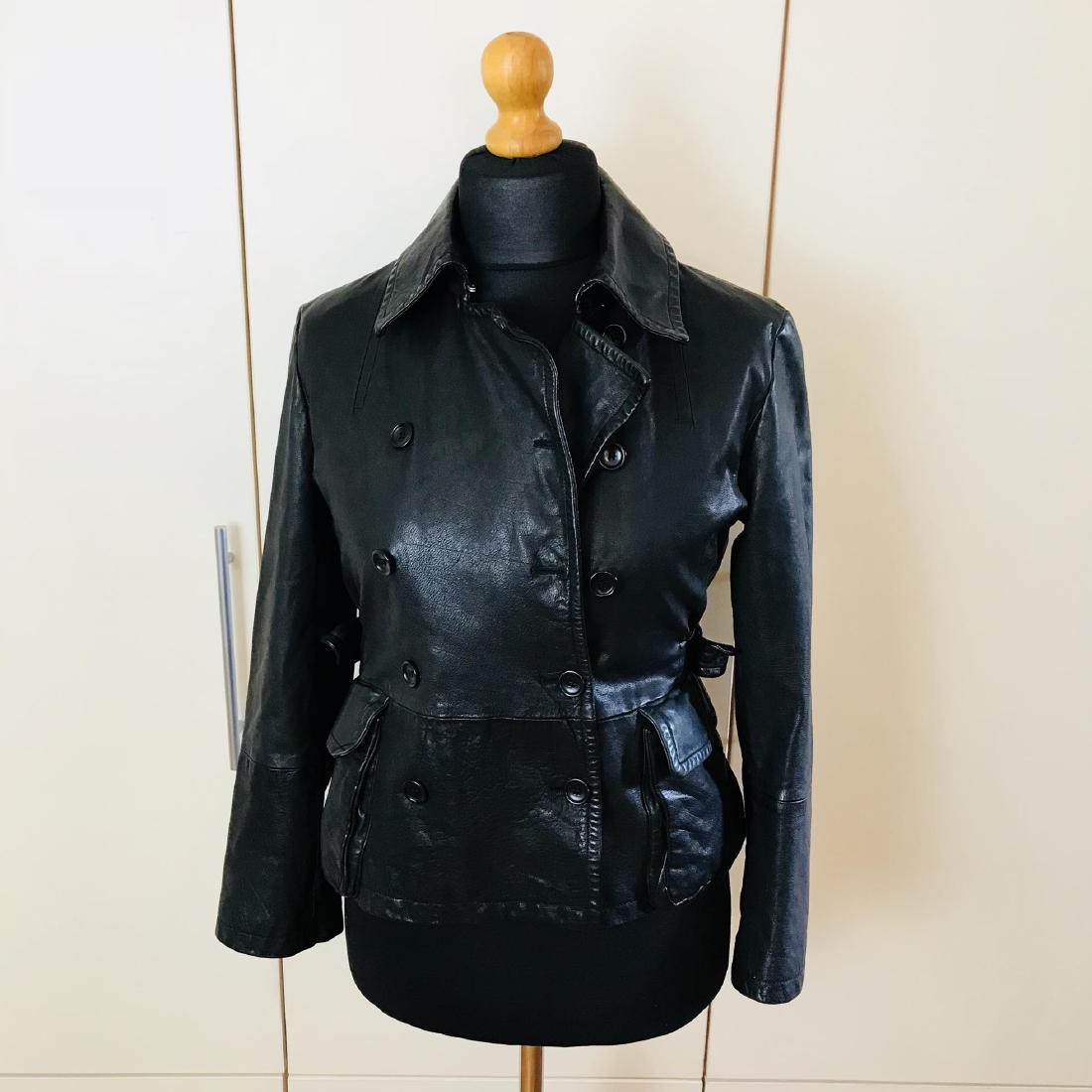 Vintage Women's Italian Calf Leather Jacket: Size US 10 Vintage Leather Armpit to Armpit: 18 in. Sleeve from shoulder seam: 22.5 in. Total length: 23 in.