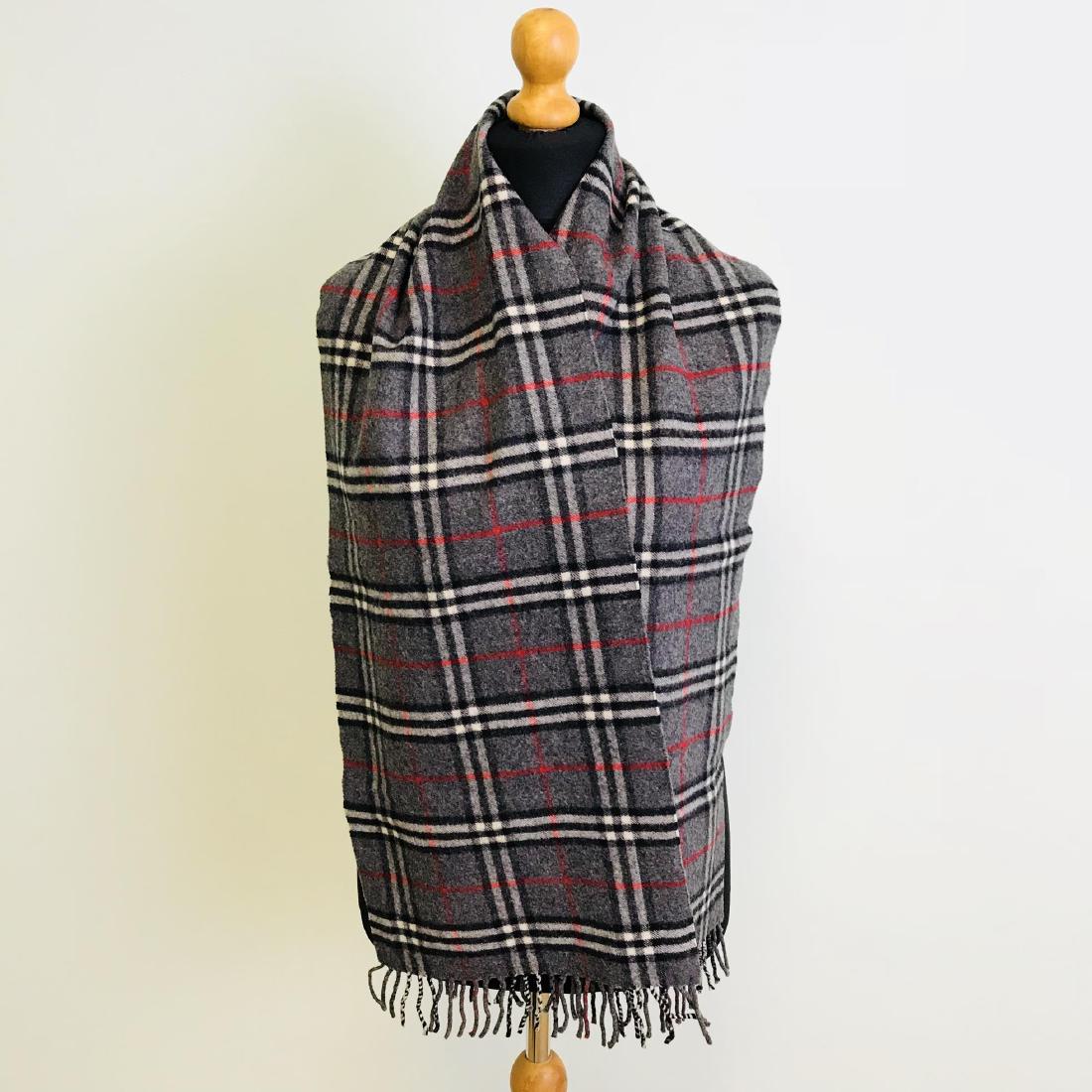 Vintage Burberry Lambswool Scarf: 100% Lambswool Color: Dark Grey Measurements: 68 x 12 in.