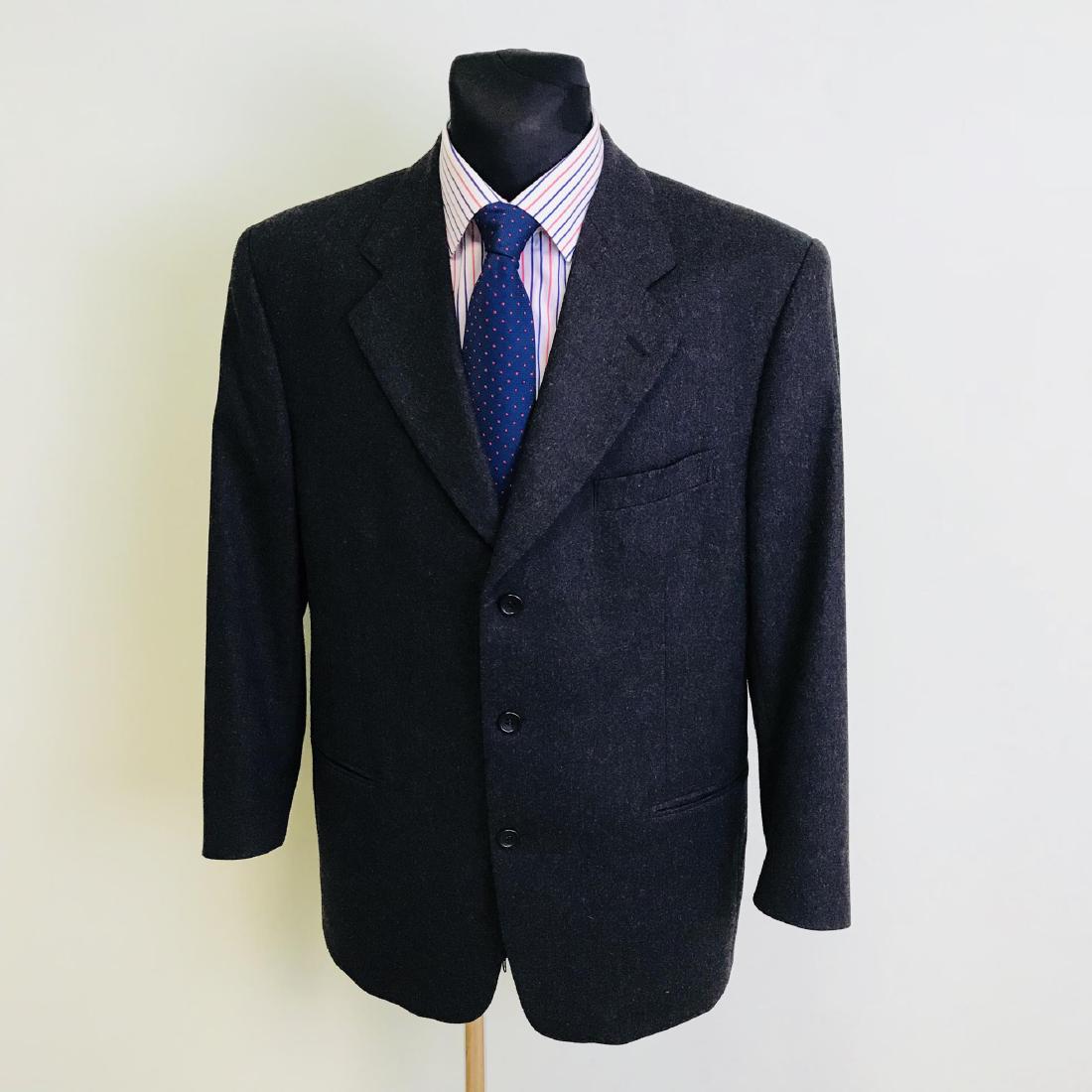 Men's Windsor Wool Cashmere Blend Jacket Blazer: Size US 44 Short Armpit to Armpit: 23 in. Sleeve from shoulder seam: 23.5 in. Shoulder to shoulder: 19.5 in. Total length: 30 in.