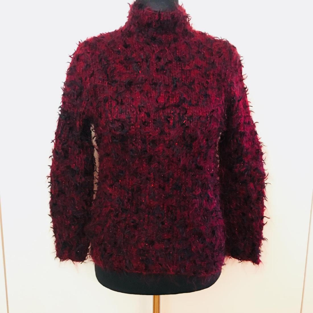 Vintage Women's Fluffy Sweater Jumper Size US 8: US 8 Armpit to Armpit: 18.5 in. Sleeve from shoulder seam: 22 in. Toltal length: 22 in.