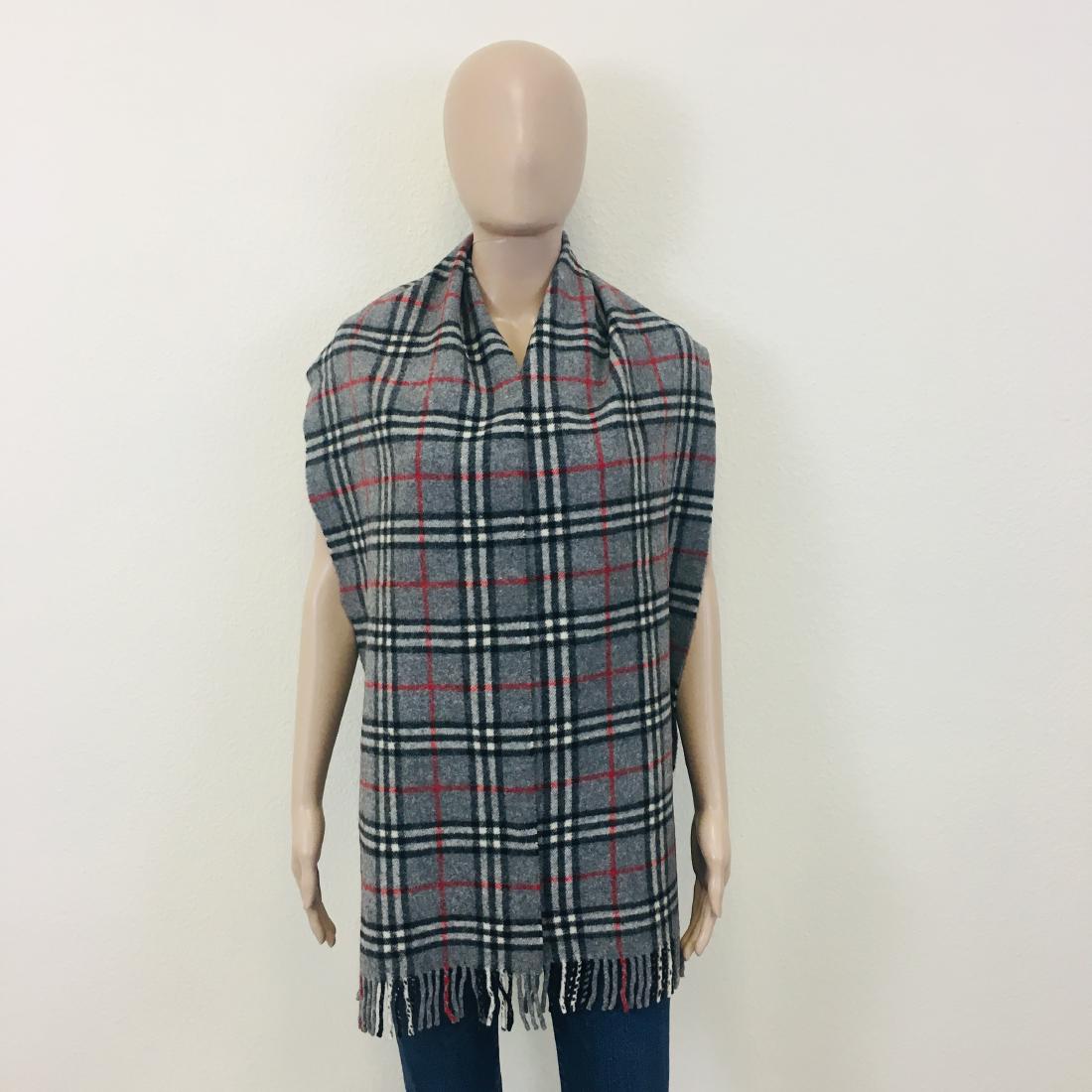 Vintage Burberry Lambswool Scarf: 100% Lambswool Color: Grey Measurements: 72 x 12 in.