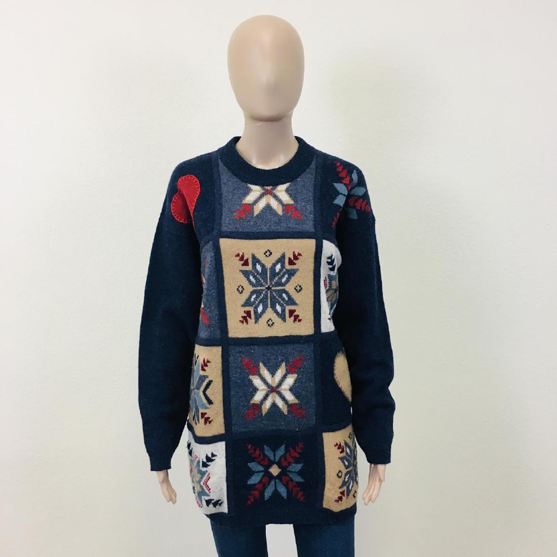 Vintage Women's Pure Fashion Oversized Wool Blend: Size M 95% Lambswool 5% Nylon Armpit to Armpit: 19.5 in. Total length: 28 in.