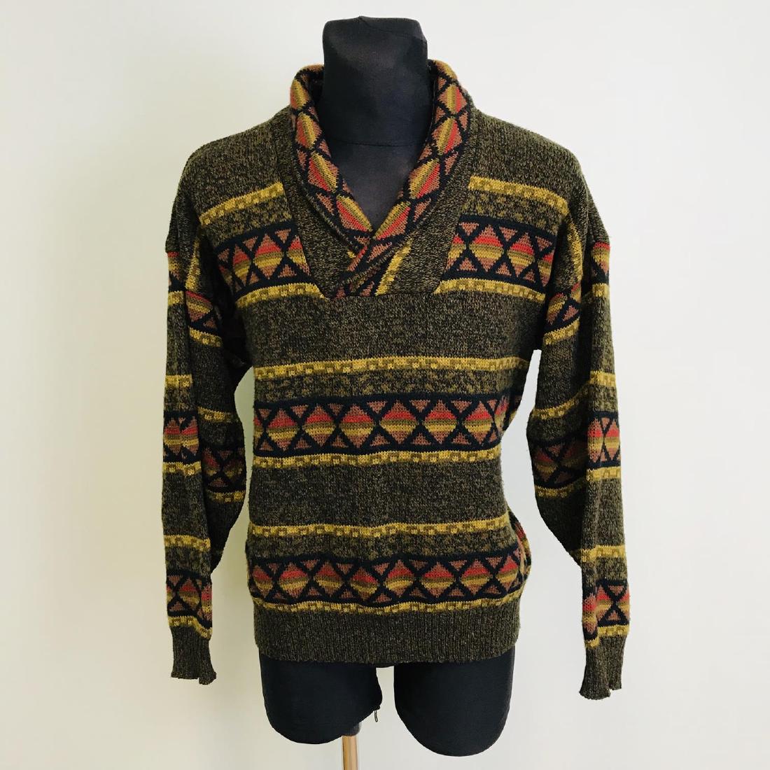Vintage Mens Warm Winter Sweater: Size L Armpit to Armpit: 25 in. Total length: 28 in.