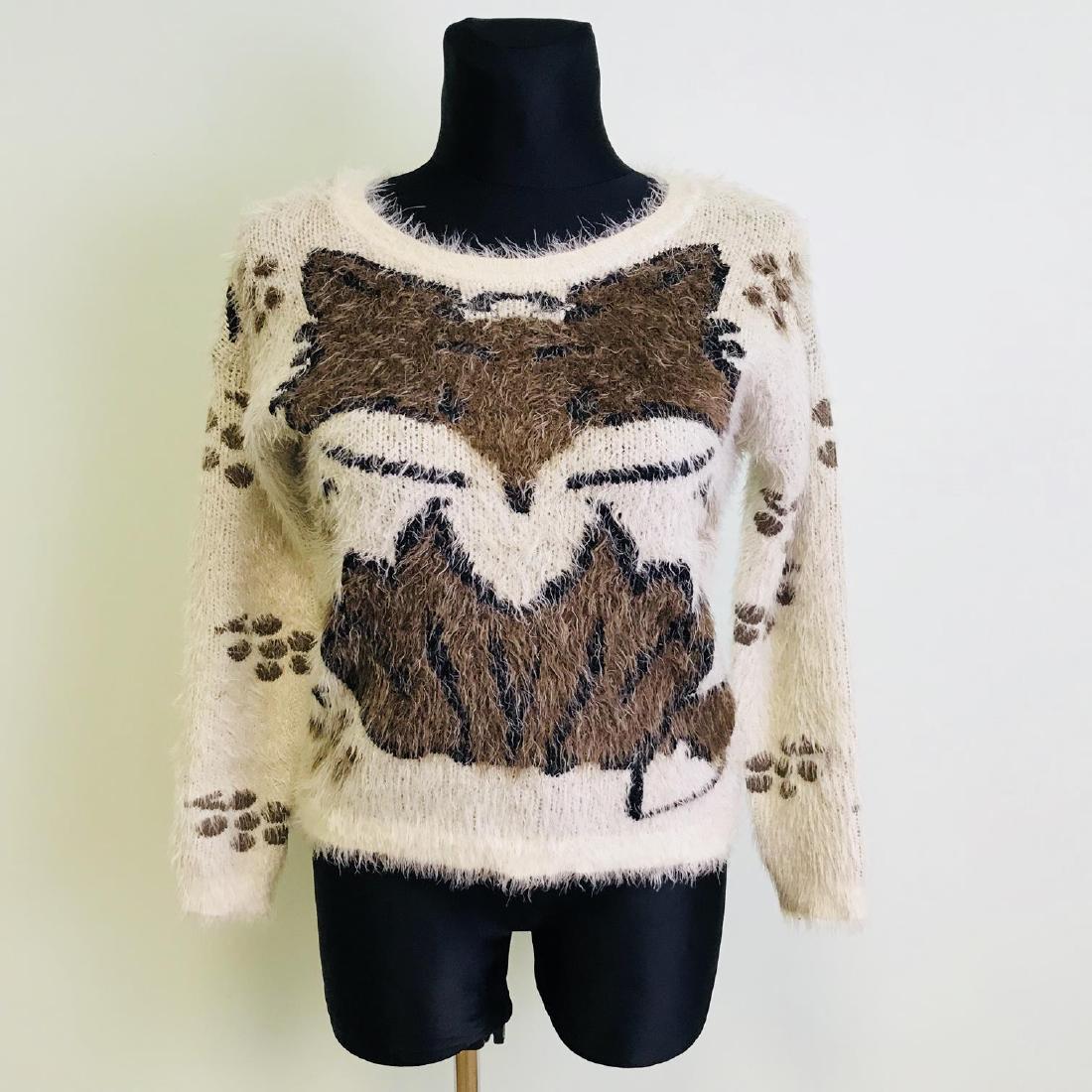 Vintage Women's Mizumi Designer Fluffy Sweater: Size M Armpit to Armpit: 20 in. Total length: 21 in.