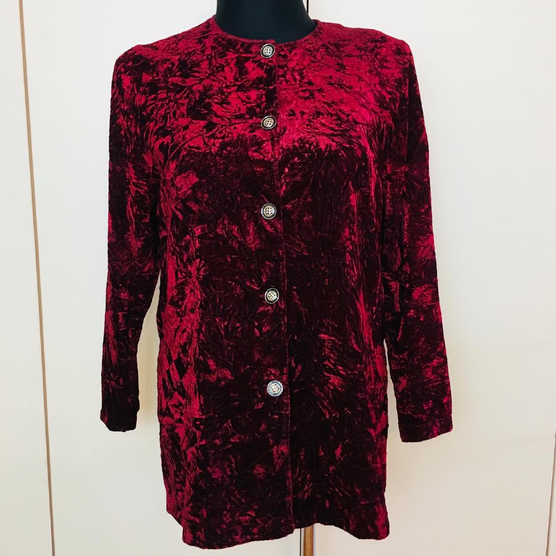 Vintage Women's Blazer Jacket Size US 10: US 10 Armpit to Armpit: 21.5 in. Sleeve from shoulder seam: 23.5 in. Toltal length: 30.5 in.