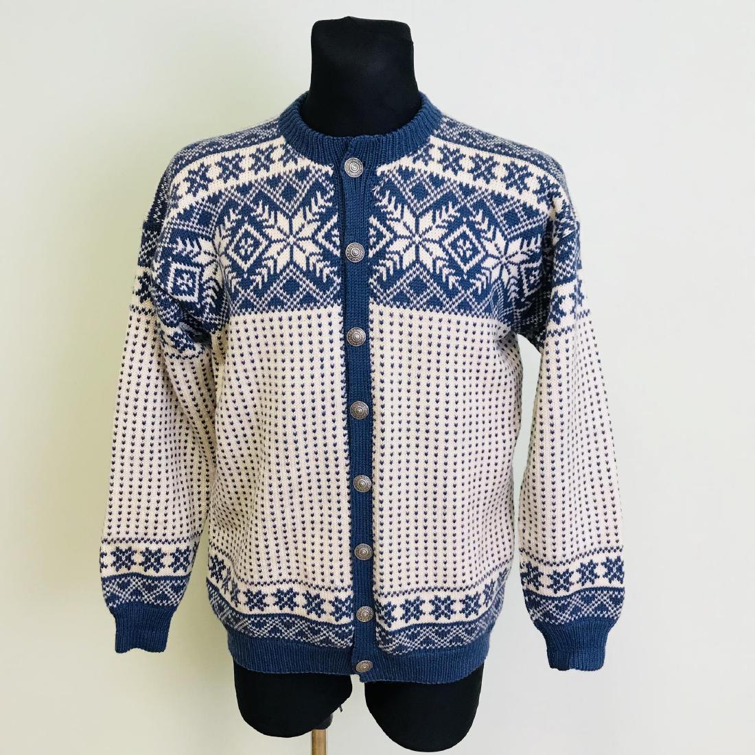 Vintage Men's Norwegian Scandinavian Wool Cardigan: Size M Vintage Wool Armpit to Armpit: 22 in. Total length: 27.5 in.