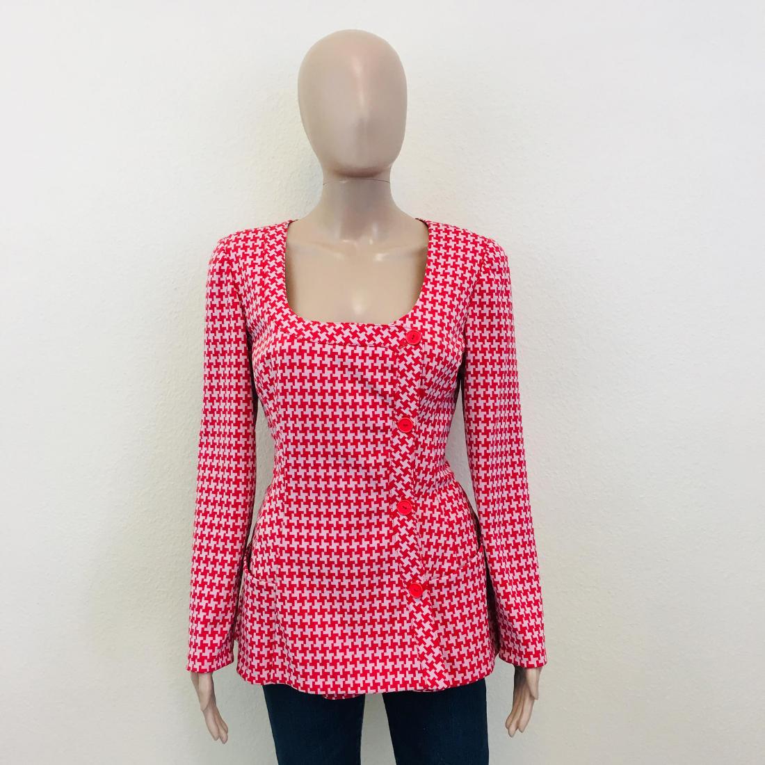 Vintage Women's Genevieve Tarka PARIS Jacket Blazer: Perfect! Size EUR 38 US 8 Armpit to Armpit: 18.5 in. Sleeve from shoulder seam: 23 in. Shoulder to shoulder: 15.5 in. Toltal length: 24 in.