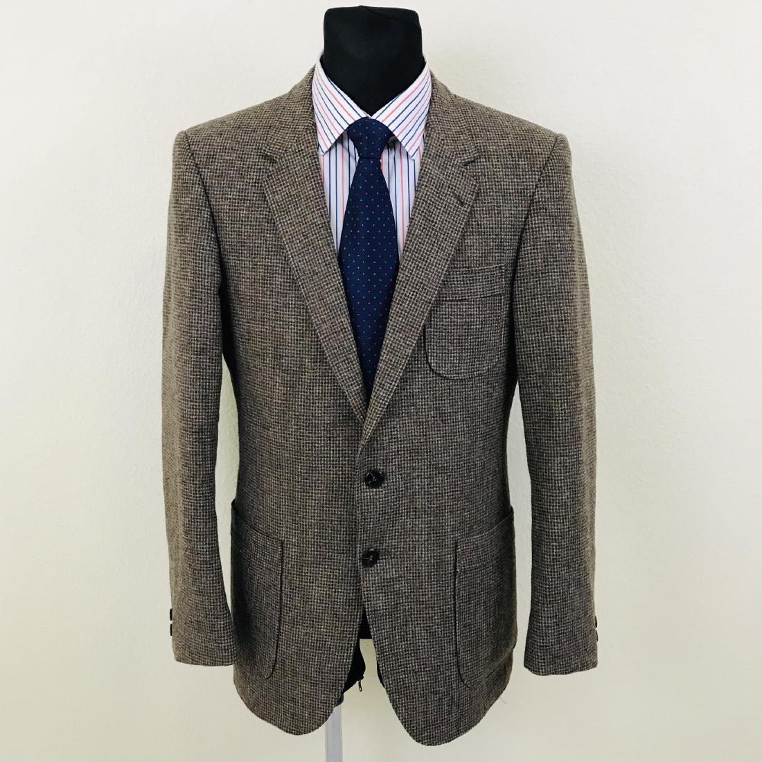 Vintage Men's Tweed Blazer Jacket Size US 40: Size US 40 100% Pure New Wool Pit to Pit: 21.5 in. Sleeve from shoulder seam: 26 in. Shoulder to Shoulder: 18 in. Total length of back: 31 in.