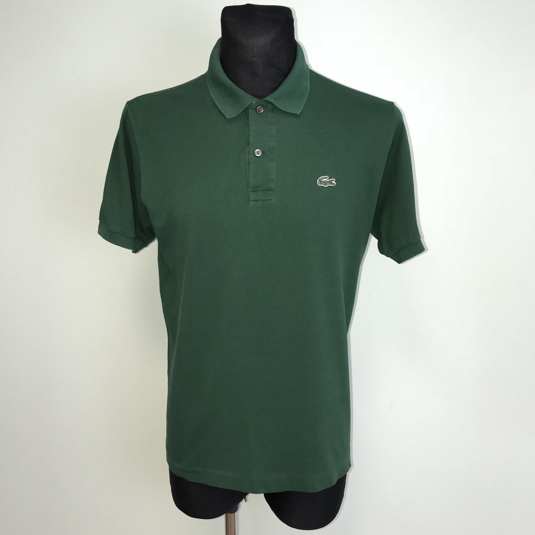 Men's Lacoste Polo Shirt Size 4 / M: Size 4 / M Armpit to Armpit: 21 in.
