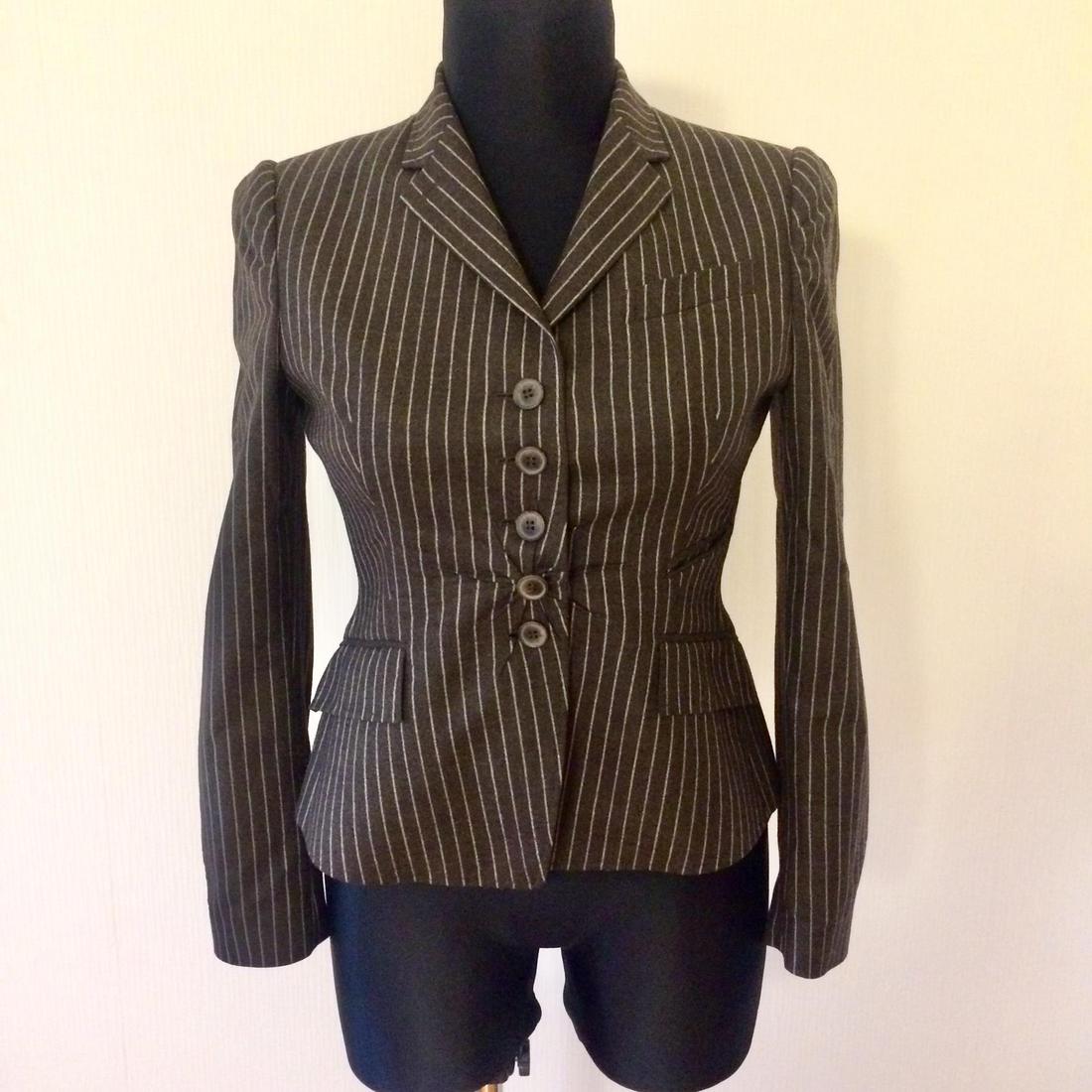 Womens Paul Smith Blazer Jacket Size US 16 EUR 46: US 16 EUR 46 97% Wool, 3% Elastane Shoulder width (shoulder seam to shoulder seam) - 40 cm - Total length of back (bottom of collar seam to bottom of the item) - 57.5 cm Armpit to Armpit - 46 cm Sleev