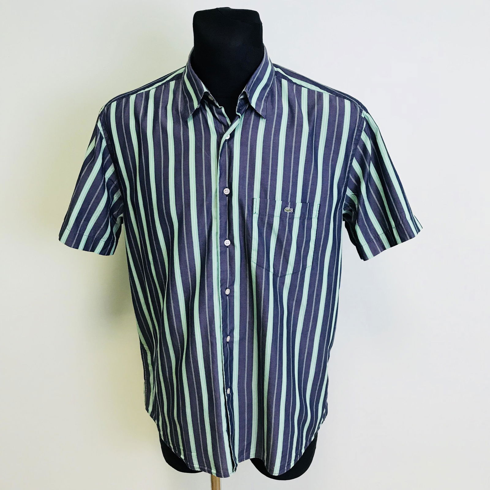 Men's Lacoste Short Sleeve Shirt Size US 42: Size US 42 Armpit to Armpit: 23.5 in.