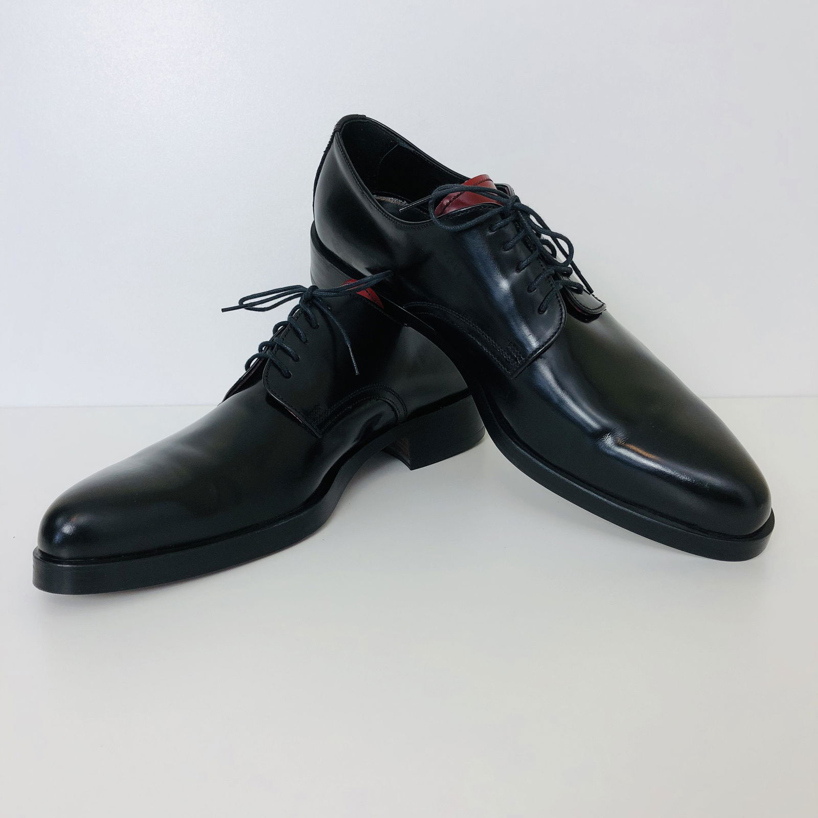 Men's Dolce & Gabbana Leather Shoes US 11: Size EUR 44 UK 10 US 11 100% Authentic 100% Leather Retail price: USD 1295,00