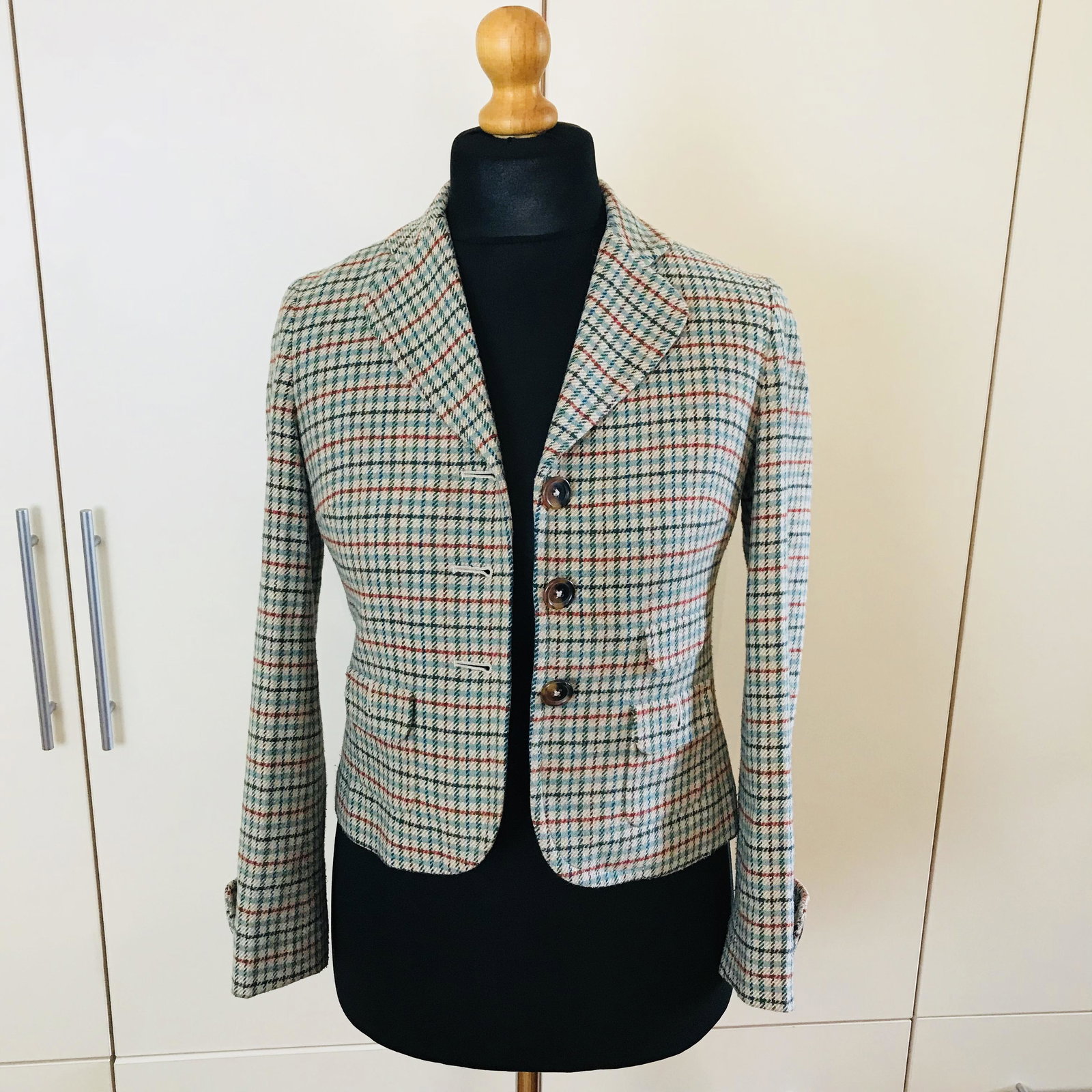 Vintage Women's Wool Blazer Jacket: Size EUR 36 US 6 Wool Blend Armpit to Armpit: 17.5 in. Sleeve from shoulder seam: 22 in.