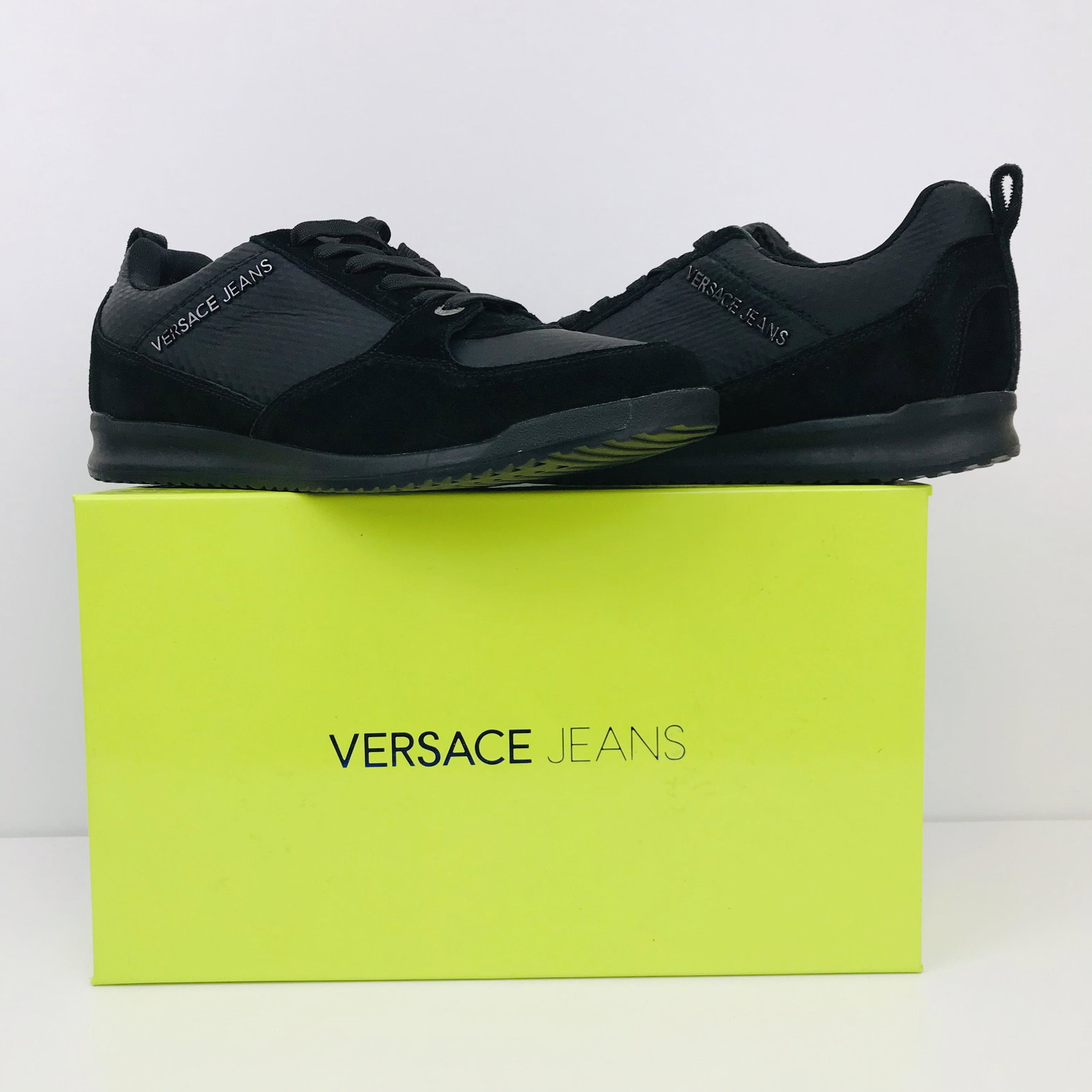 New Men's VERSACE Jeans Sneakers Shoes Size US 10: Size EUR 43 UK 9.5 US 10 Collection:Spring/Summer Gender: Man Type: Sneakers Upper:Synthetic Material / Suede Leather Insole:Leather Internal Lining: Fabric Sole:Rubber