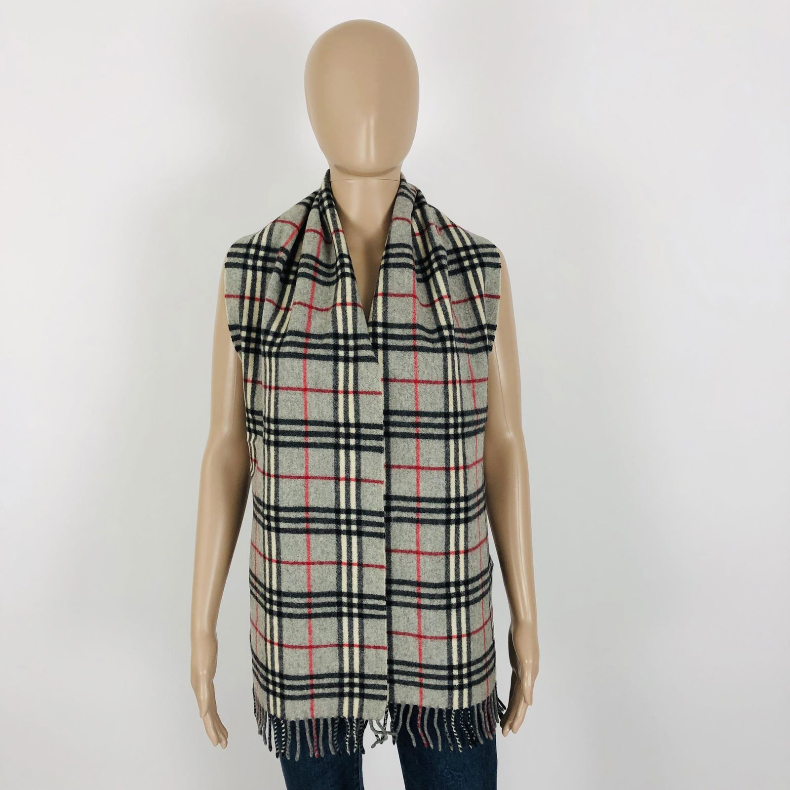 Vintage Burberry 100% Lambswool Scarf: Color: Grey Measurements (inches): Width: 12 Length: 68