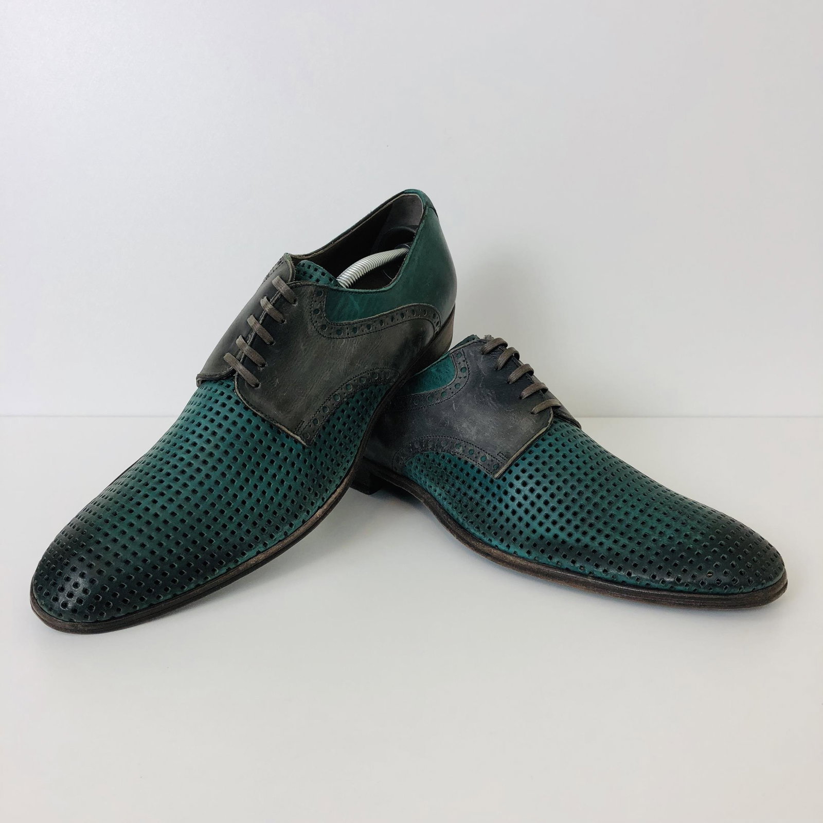 Men's Dolce & Gabbana Aged Leather Shoes US 10: Size EUR 43 UK 9 US 10 Vintage Style - Aged - These are brand new unworn shoes made to look old. 100% Authentic 100% Leather Retail price: USD 1195,00