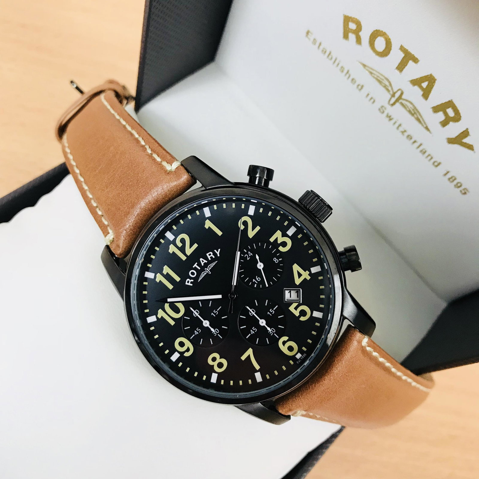 Rotary Men's Black Chronograph Watch (1 of 10)