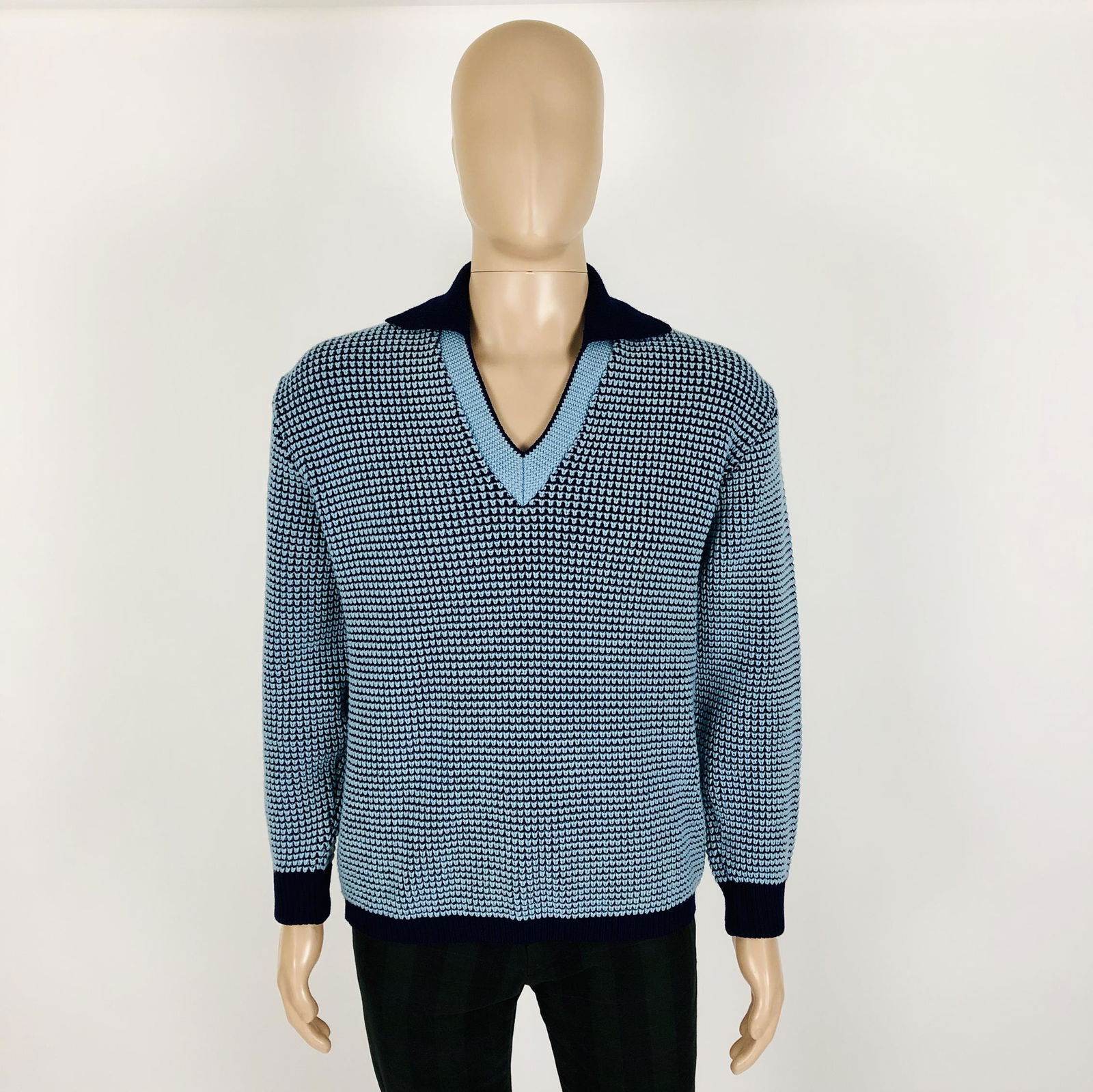 Vintage Men's Wool Blend Sweater Size S: Size S Wool Blend Armpit to Armpit: 23.5 in. Total length: 27 in.