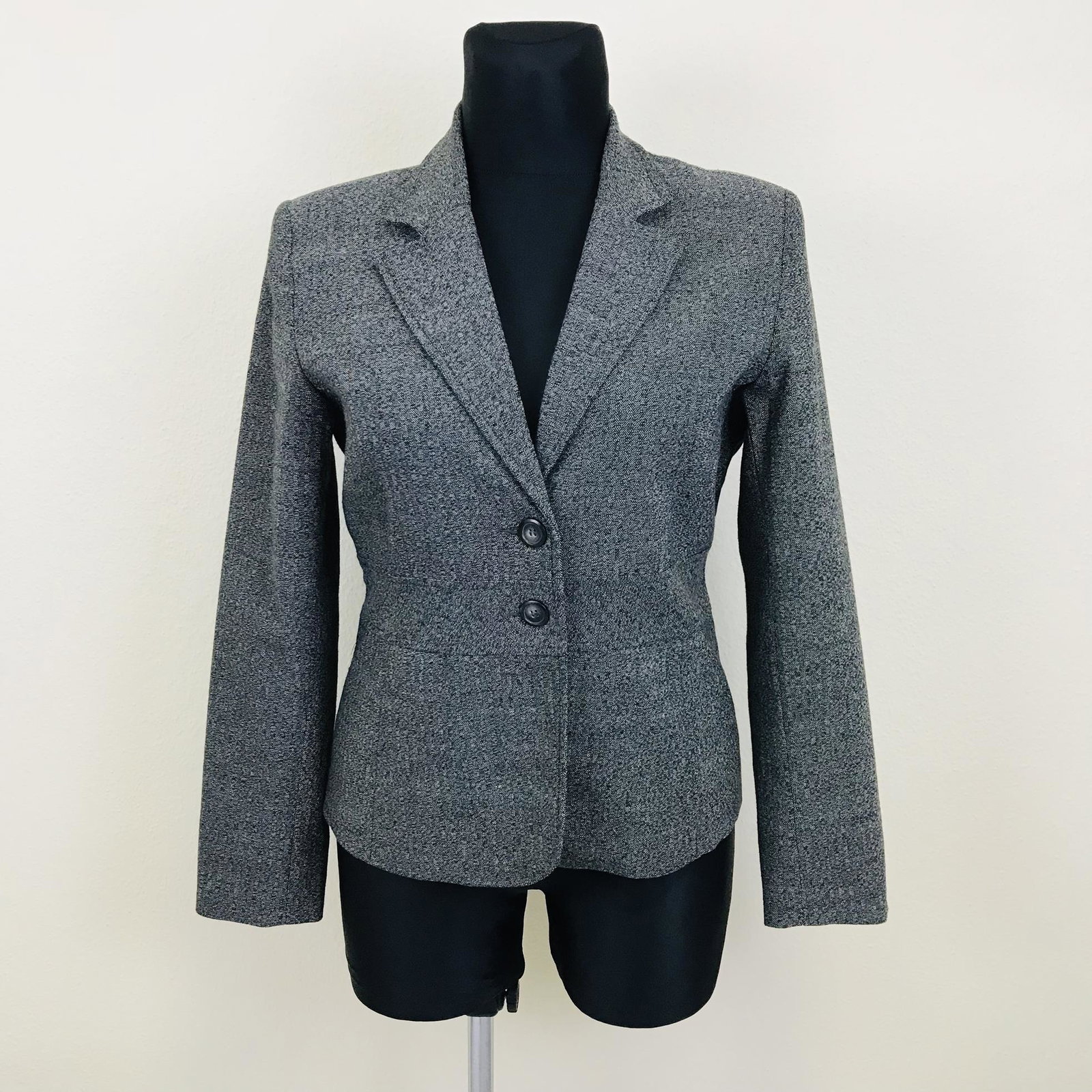 Women's Premoda Collection Blazer Jacket: Size EUR 44 US 14 75% Polyester 23% Viscose 2% Elastane Armpit to Armpit: 21 in. Sleeve from shoulder seam: 25 in. Shoulder to shoulder: 18 in. Total length: 25 in.