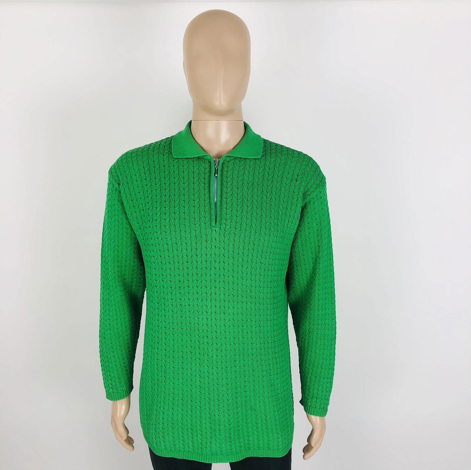 Vintage Men's Italian Designer Sweater: Size M Armpit to Armpit: 23 in. Sleeve from shoulder seam: 22.5 in. Shoulder to shoulder: 21.5 in. Total length: 29 in.