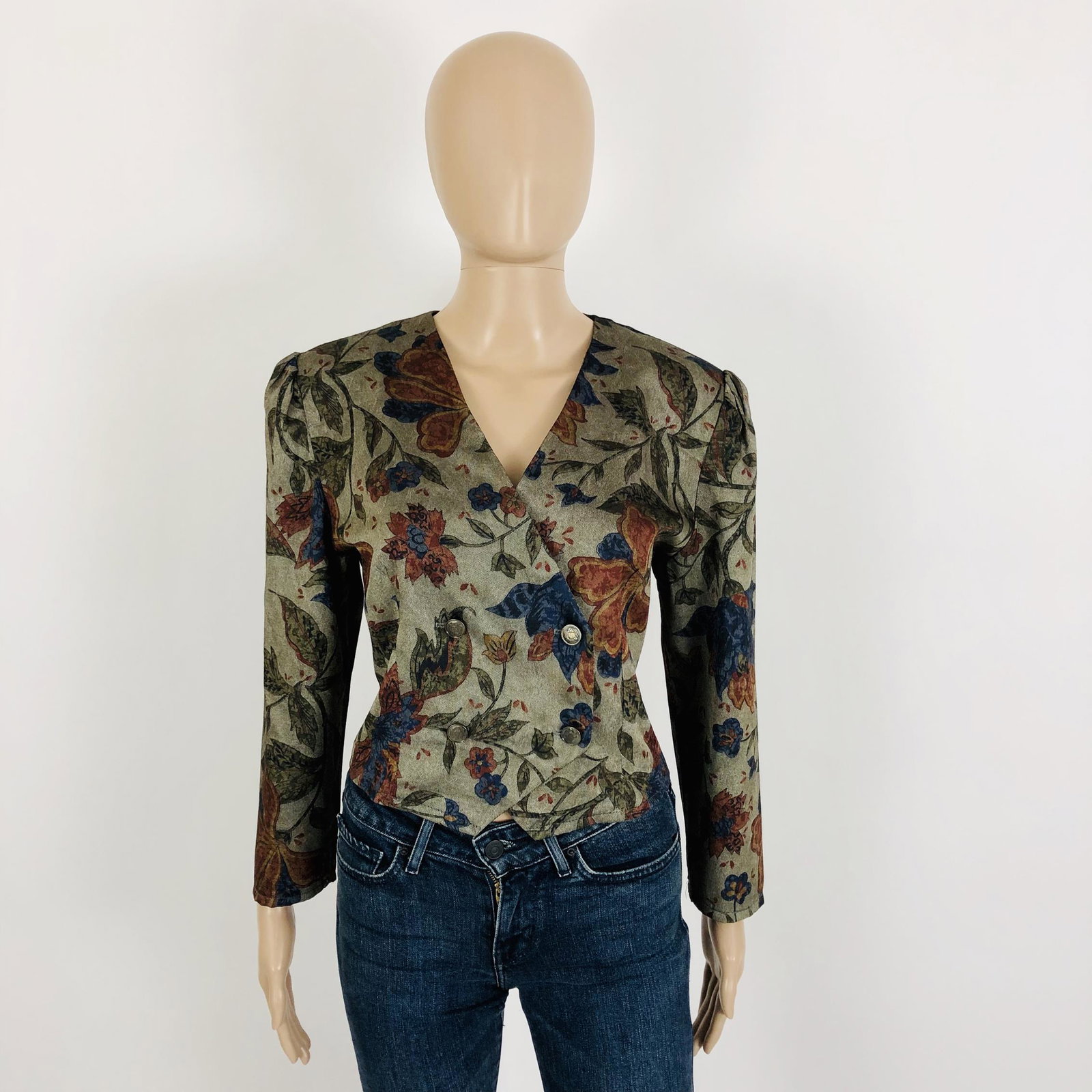 Vintage Women's Eurofashion Jacket Blazer EUR 40 US 14: Size EUR 40 US 14 Armpit to Armpit: 20 in. Sleeve from shoulder seam: 21 in. Shoulder to shoulder: 17 in. Total length: 18.5 in.