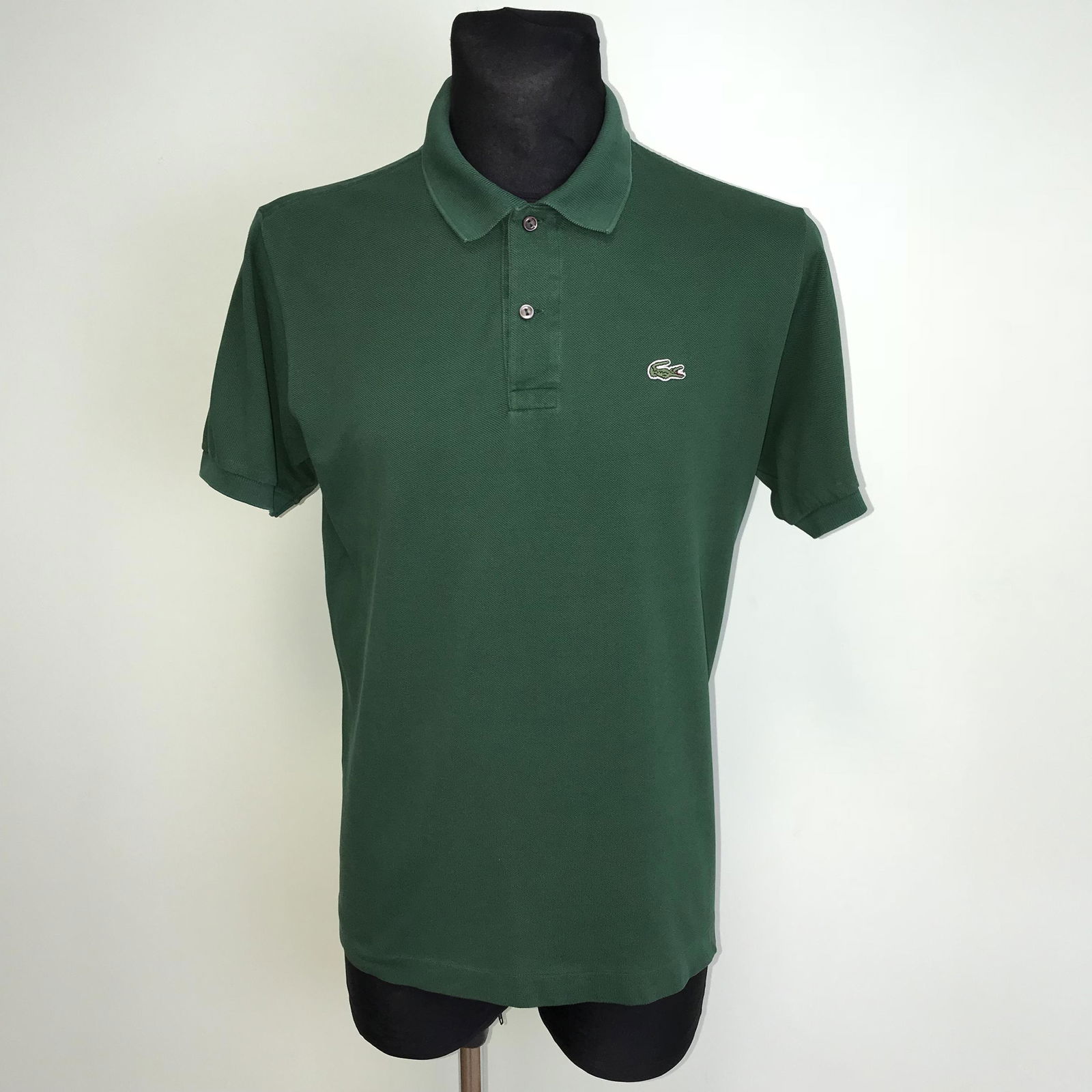Men's Lacoste Polo Shirt Size 4 / M: Size 4 / M Armpit to Armpit: 21 in.