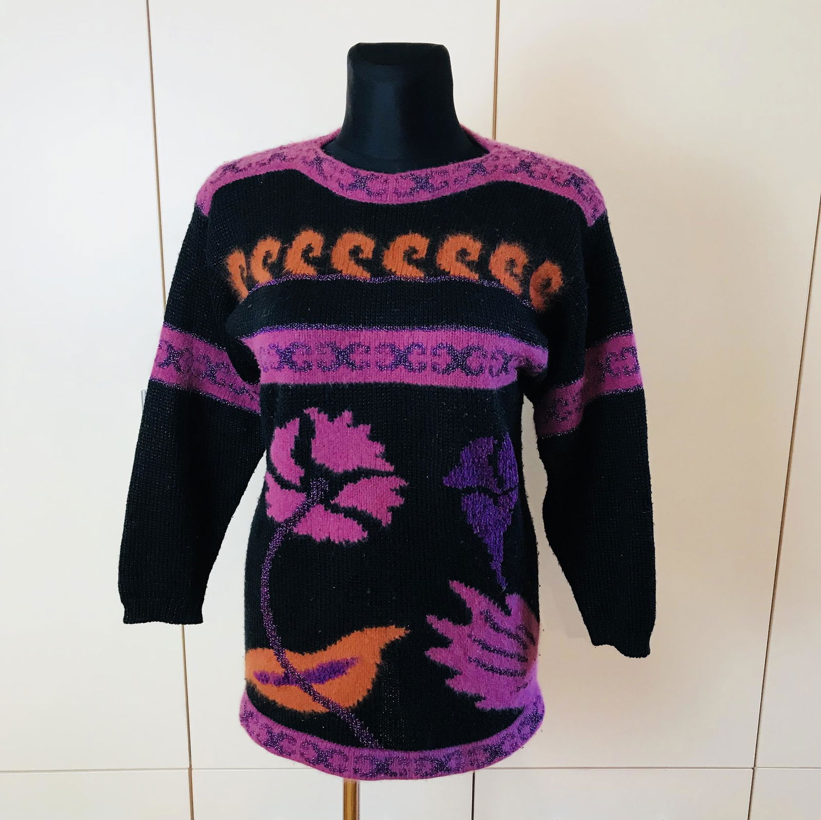 Vintage Women's Oversized Thick Sweater: Size EUR 42 US 12 Polyacryl, Wool Blend Armpit to Armpit: 21 in. Toltal length: 29 in.
