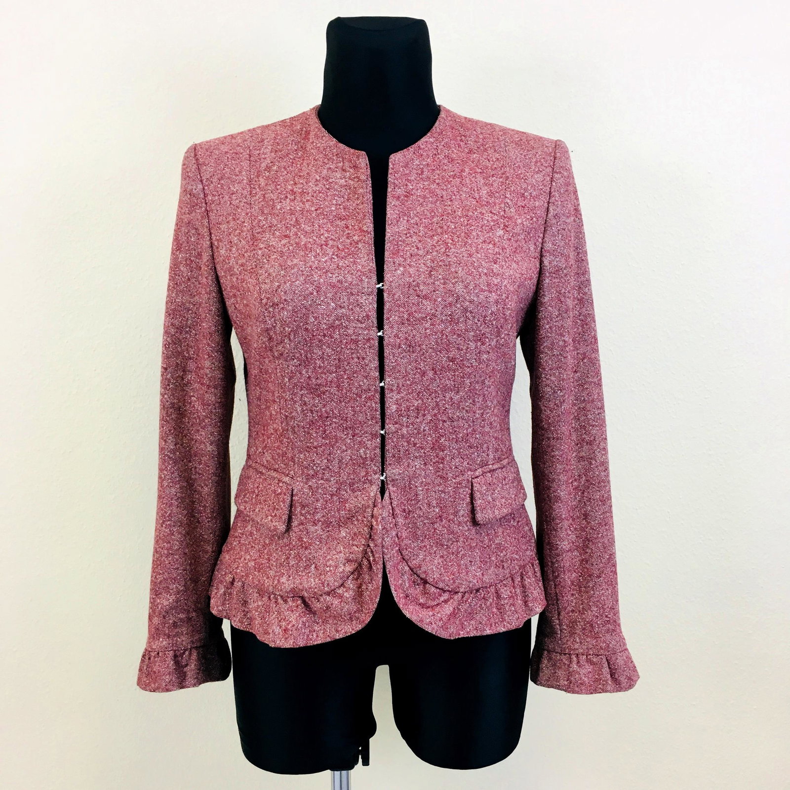 Women's Emozioni Wool Blend Blazer: Size EUR 42 US 12 Wool Blend Armpit to Armpit: 20 in. Sleeve from shoulder seam: 23.5 in. Shoulder to shoulder: 17 in. Total length: 22 in.