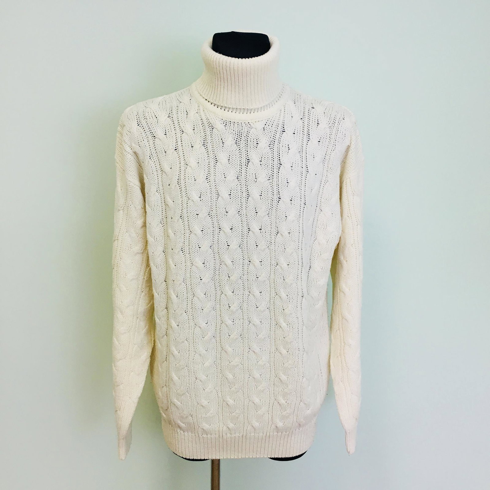 Vintage Men's Henry Morell Designer Crochet Sweater: Size XXL EUR 56 US 46 Vintage Armpit to Armpit: 23 in. Sleeve from shoulder seam: 24 in. Total length: 29 in.