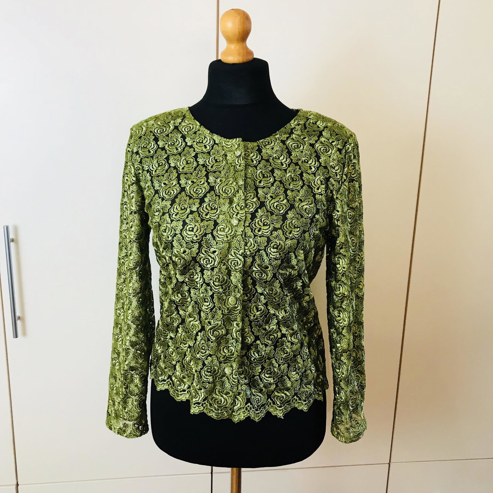 Vintage Women's Unknown Designer Top Blouse Blazer: L / US 10 Armpit to Armpit: 19 in. Sleeve from shoulder seam: 22 in. Total length: 21.5 in.