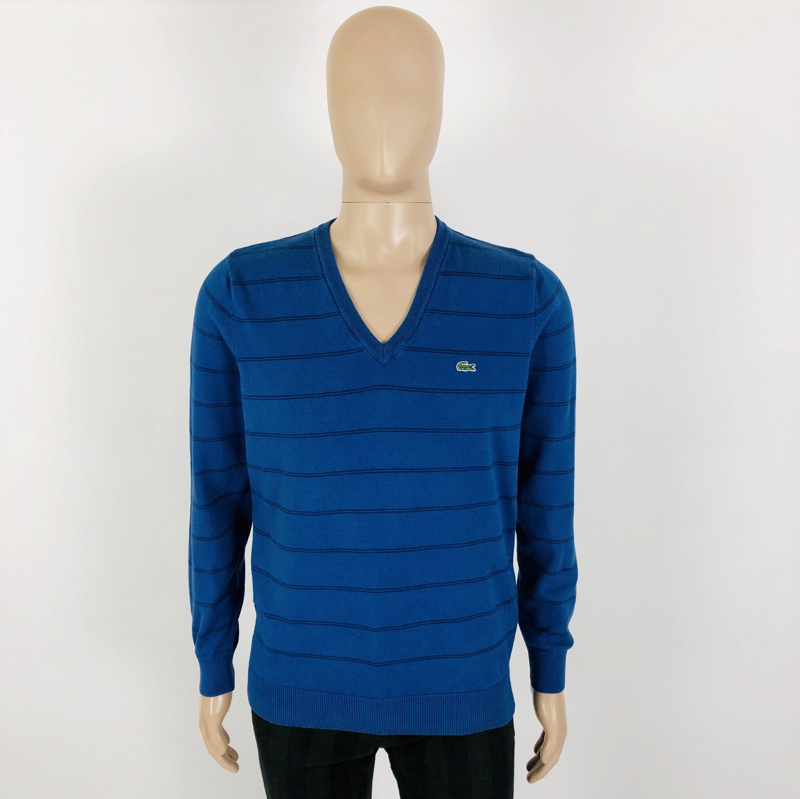 Vintage Men's Lacoste V-neck Sweater Size M: Size Medium100% CottonArmpit to Armpit: 20.5 in.Sleeve from shoulder seam: 26 in.Shoulder to shoulder: 17 in.Total length: 27 in.