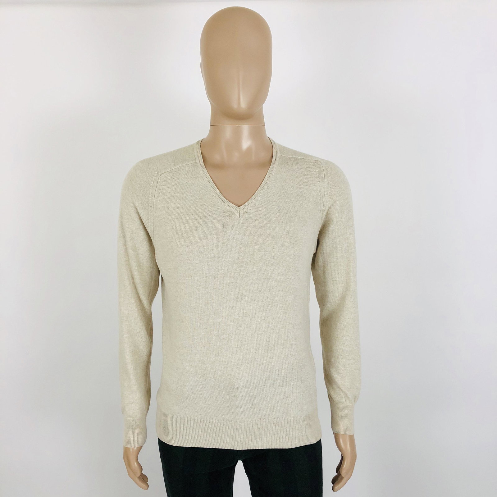 New Men's ZARA Wool Blend Sweater Size XL: Size Extra Large (XL)49% Viscose45% Polyamide6% WoolArmpit to Armpit: 22 in.Total length: 30 in.