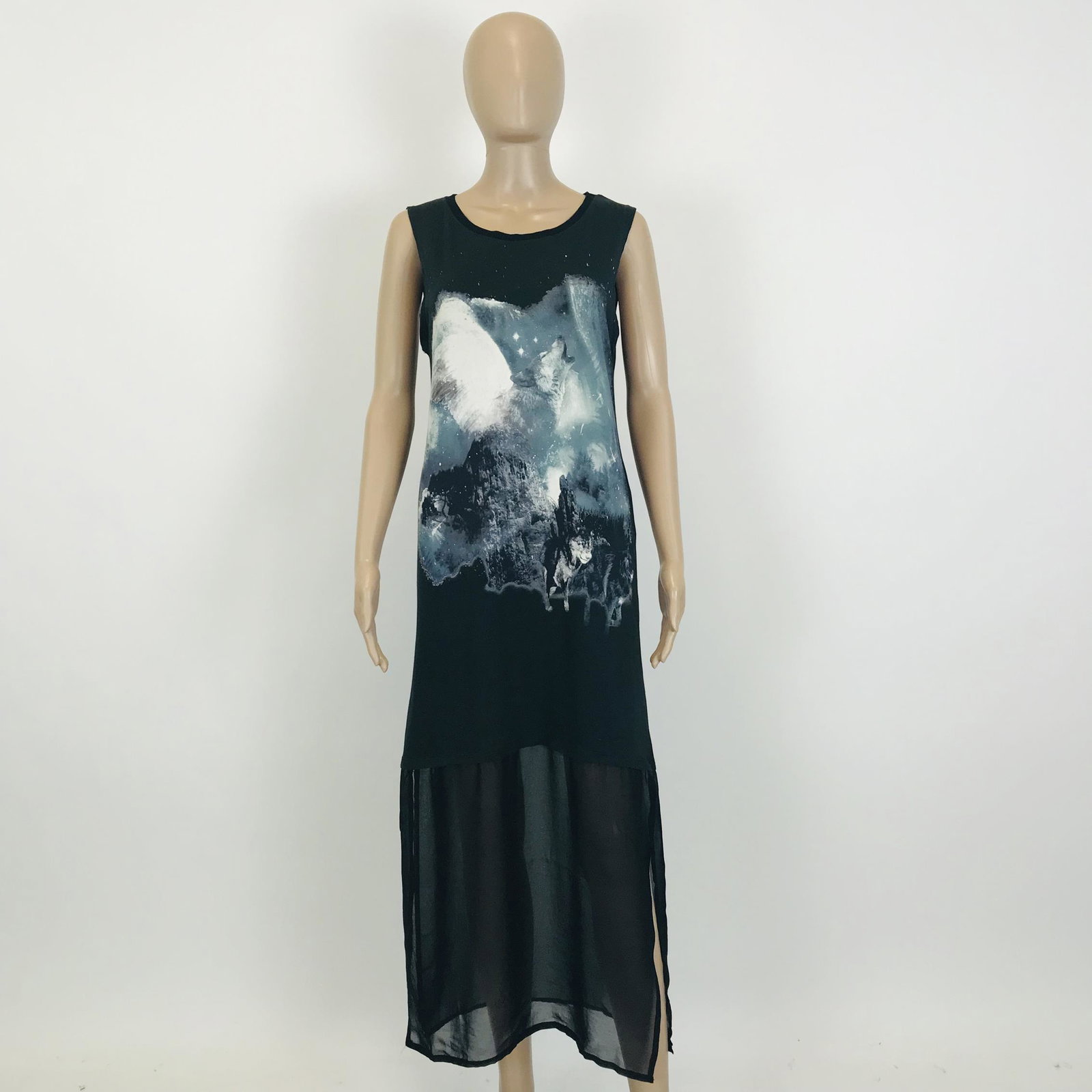 Women's Casual Wolf Painting Dress Size M: Size MArmpit to Armpit: 17 in.Total length: 49.5 in.