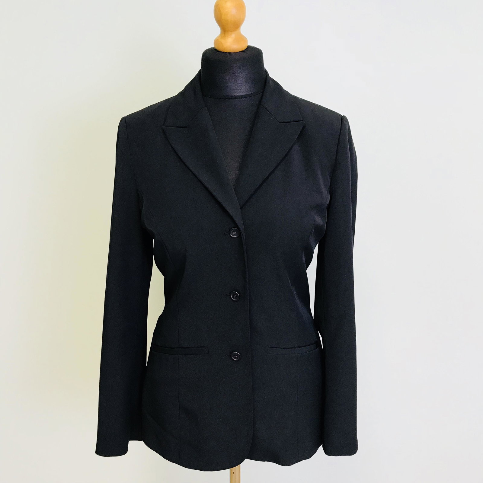 Vintage Women's Designer Jacket Blazer: EUR 38 US 8 Polyester, Elastane Armpit to Armpit: 19.5 in. Sleeve from shoulder seam: 24.5 in. Shoulder to shoulder: 16 in. Total length: 27 in.