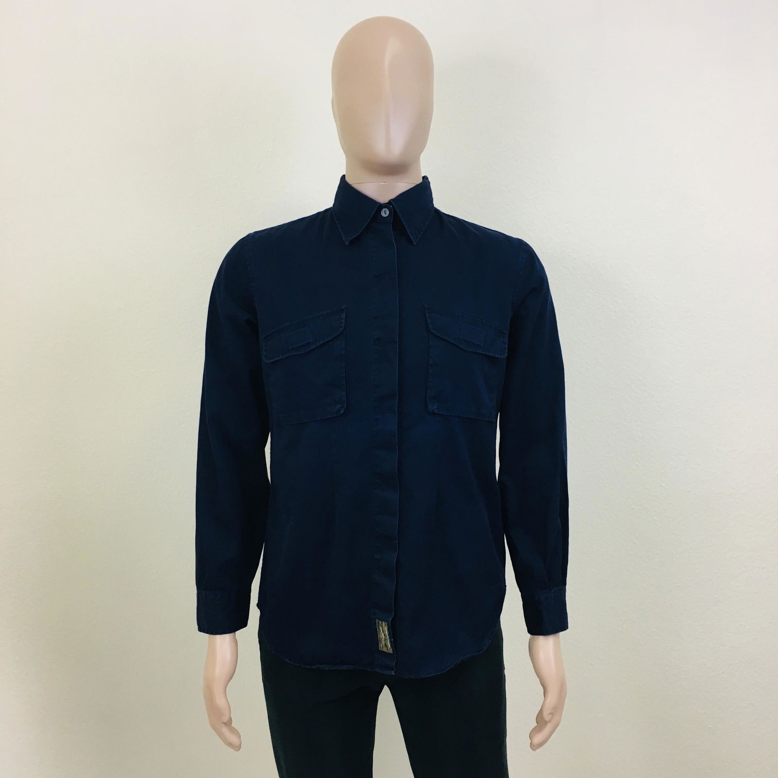 Men's Calvin Klein Navy Blue Shirt: Size XLMeasurements: Armpit to Armpit: 20 in.Sleeve from shoulder seam: 23 in.Shoulder to shoulder: 17 in.Total length: 28 in.