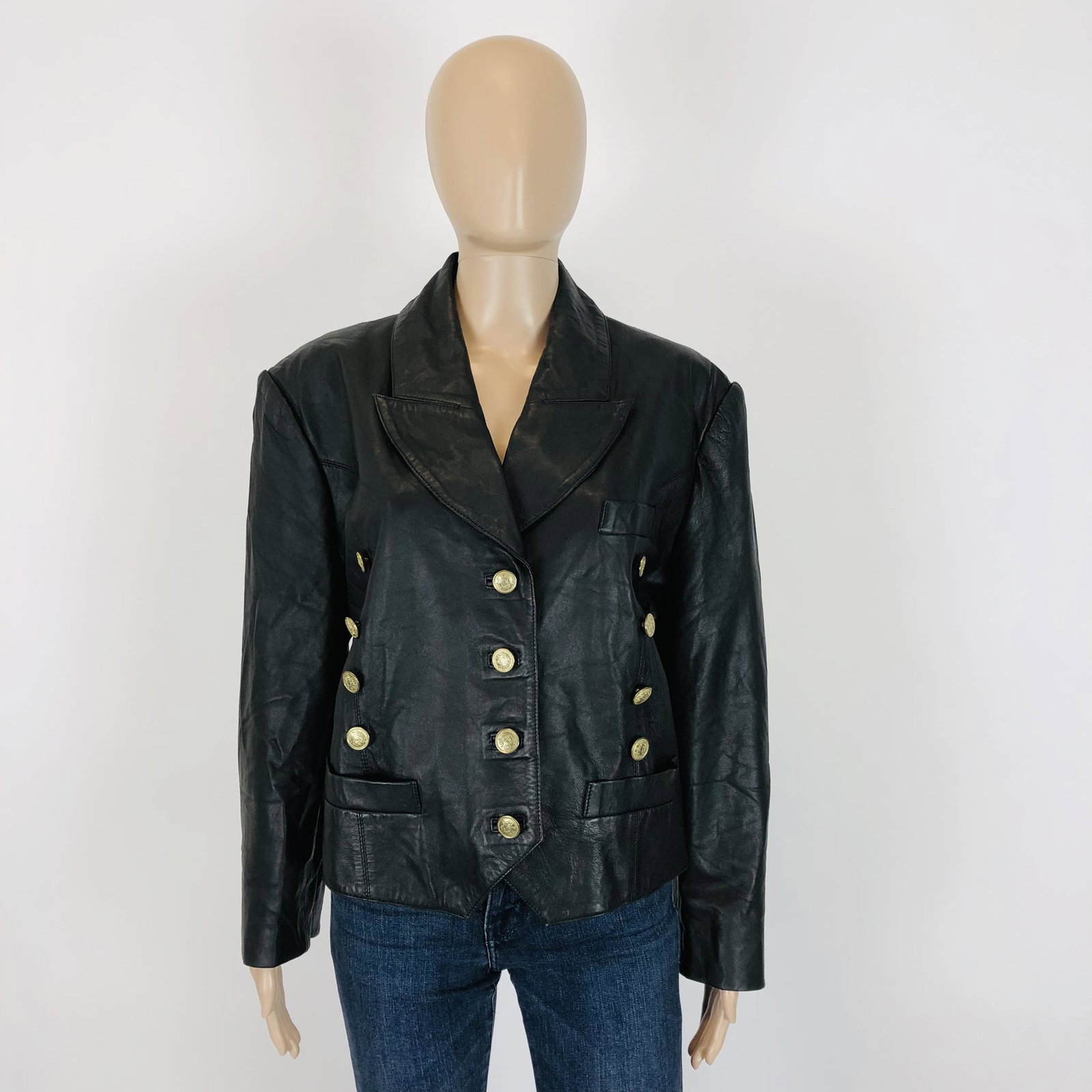 Vintage Women's Real Leather Jacket Size US 14: Size EUR 44 US 14100% LeatherArmpit to Armpit: 25 in.Sleeve from shoulder seam: 22.5 in.Shoulder to shoulder: 19 in.Total length: 21 in.