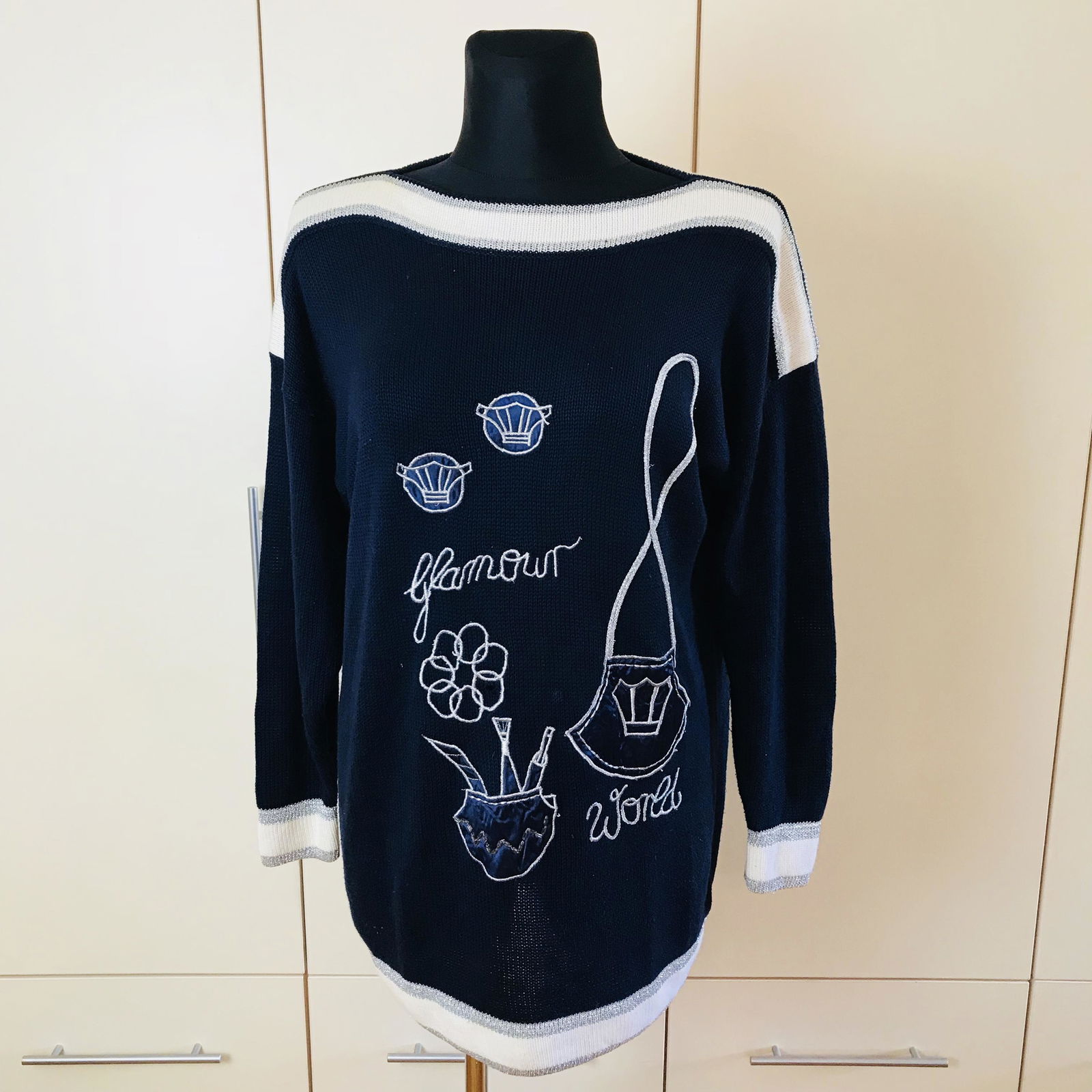 Vintage Women's Oversized Sweater: Size L Cotton Blend Armpit to Armpit: 23 in. Toltal length: 32 in.