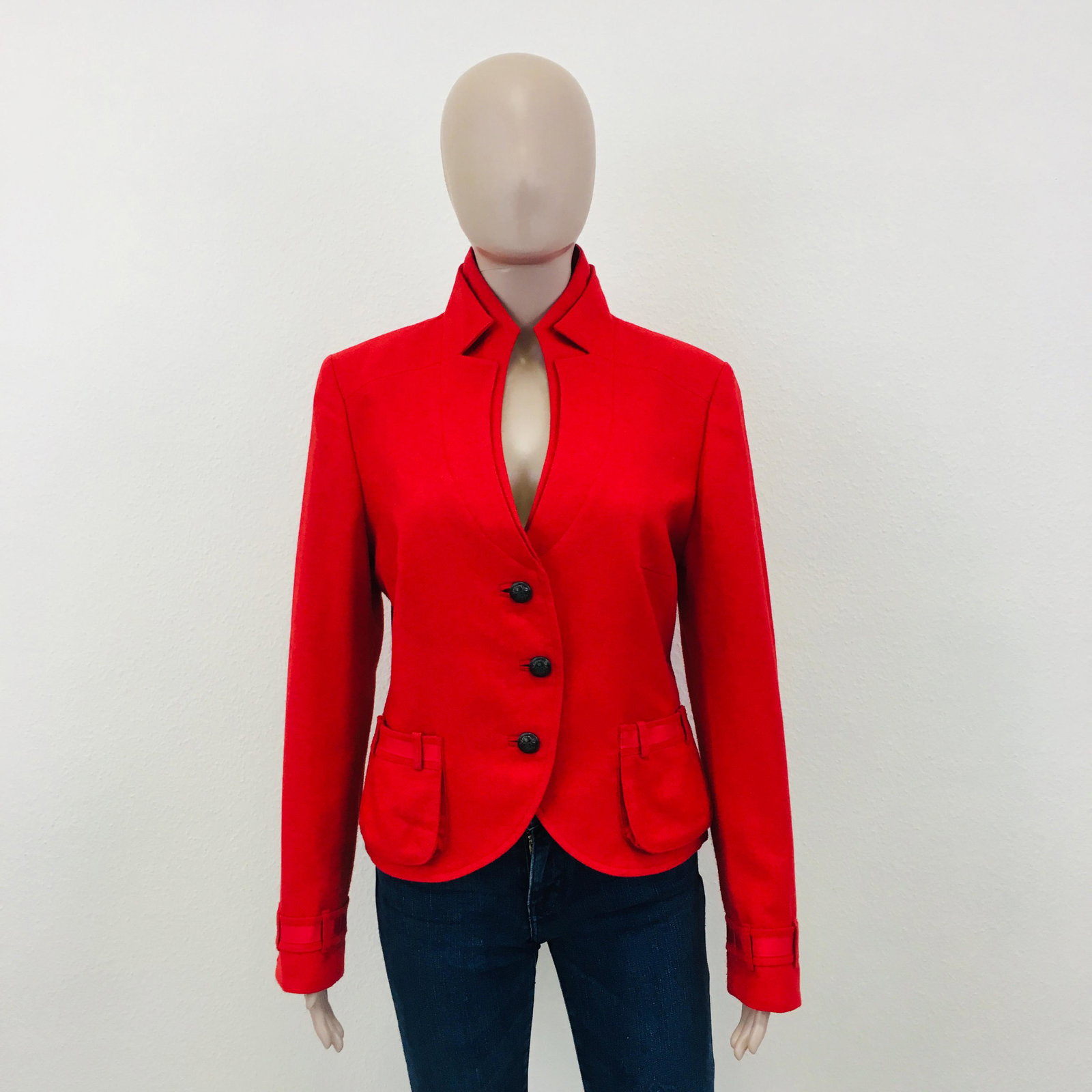 Women's Scarva Wool Blend Blazer Jacket: Size US 12Armpit to Armpit: 20 in.Sleeve from shoulder seam: 24 in.Shoulder to shoulder: 16 in.Total length: 23.5 in.