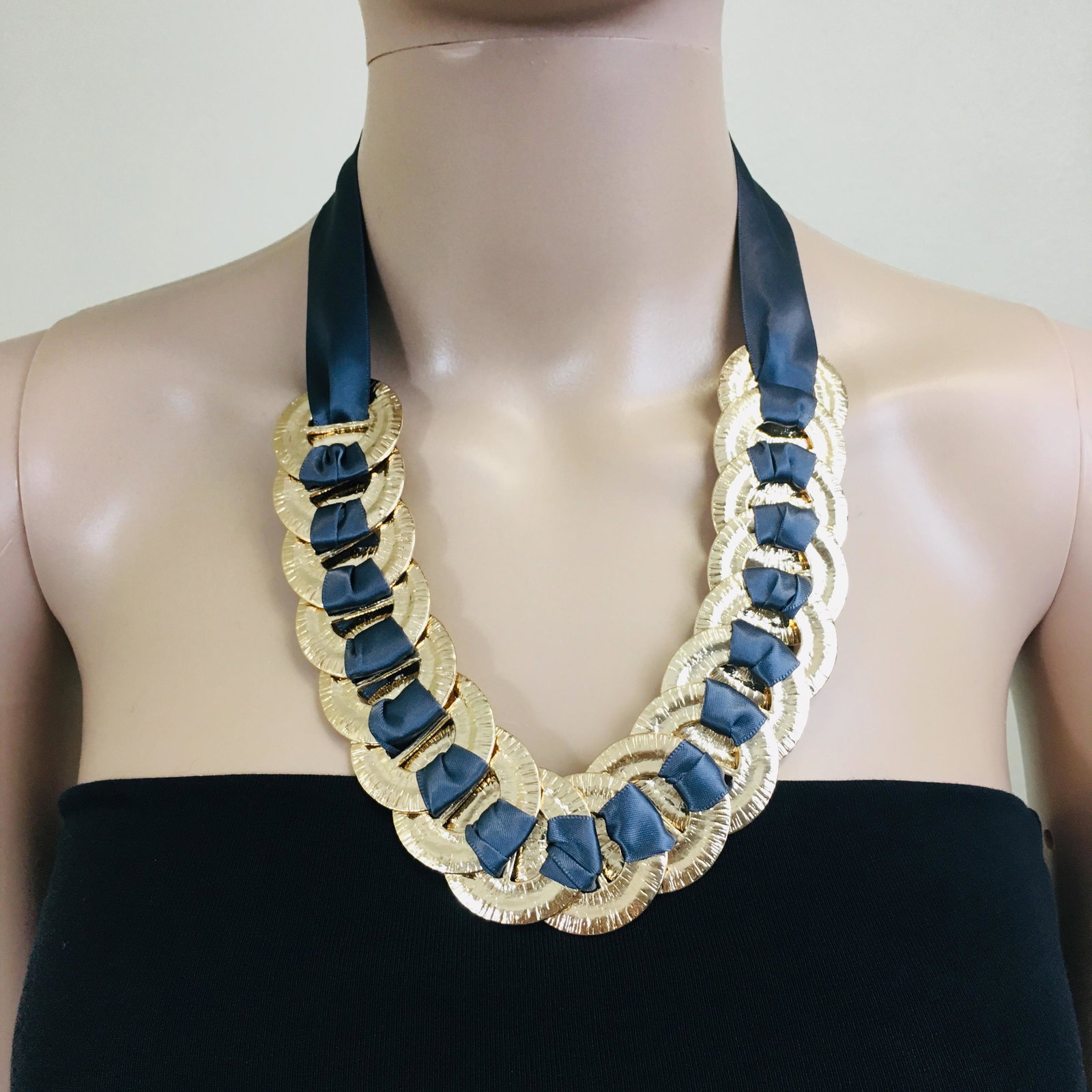 Ladies Scandinavian Jewelry Necklace: Made by Norwegian Jewelry and Accessories Brand - ROSENVINGE