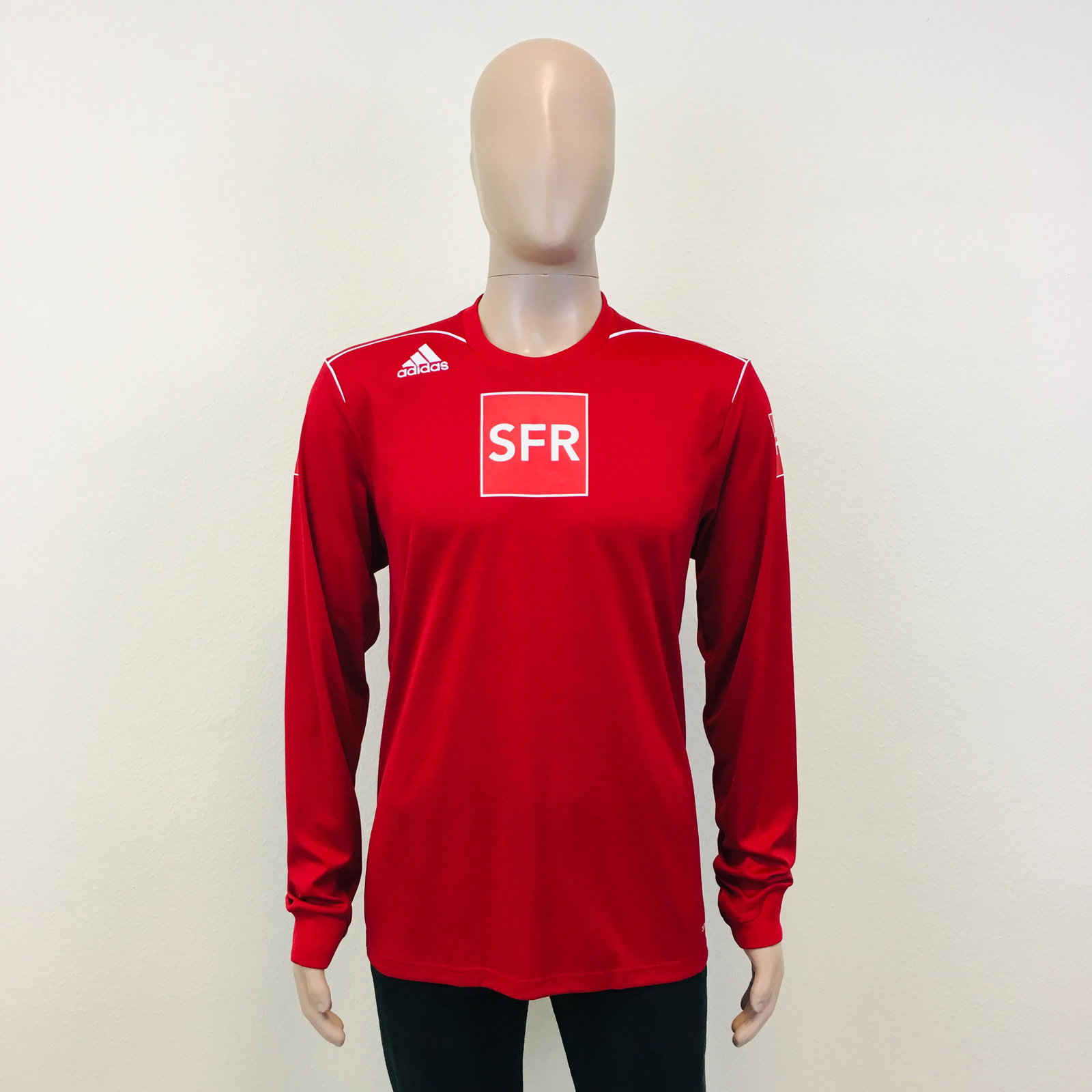 Men's Adidas SFR Red Sweatshirt Top: Size LArmpit to Armpit: 23 in.Sleeve from shoulder seam: 28 in.Shoulder to shoulder: 18.5 in.Total length: 29.5 in.