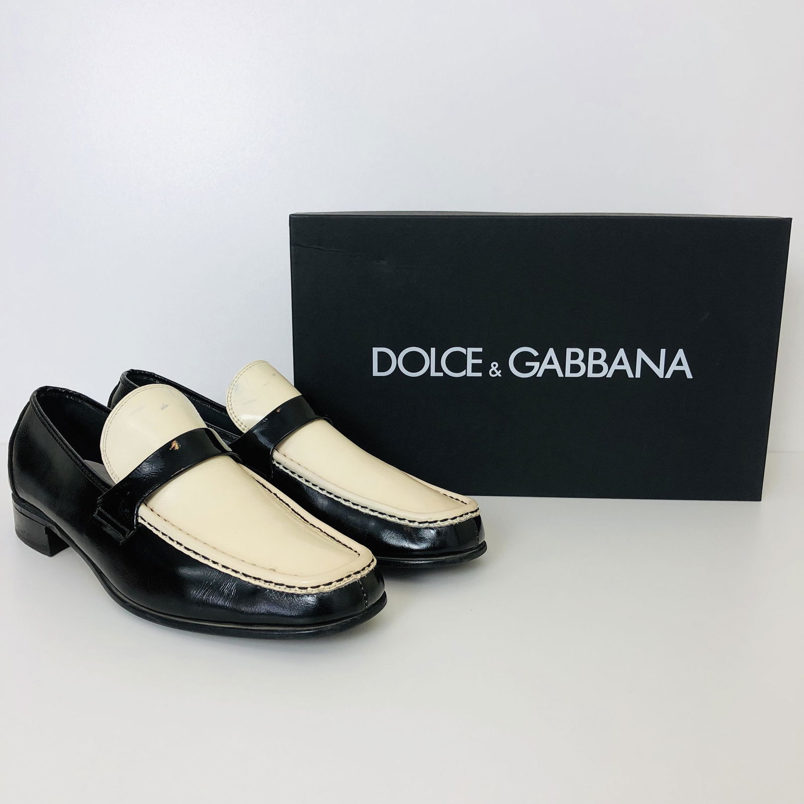 Men's Dolce & Gabbana Leather Shoes US 11.5: Size EUR 44.5 UK 10.5 US 11.5100% Authentic100% LeatherRetail price: USD 995,00