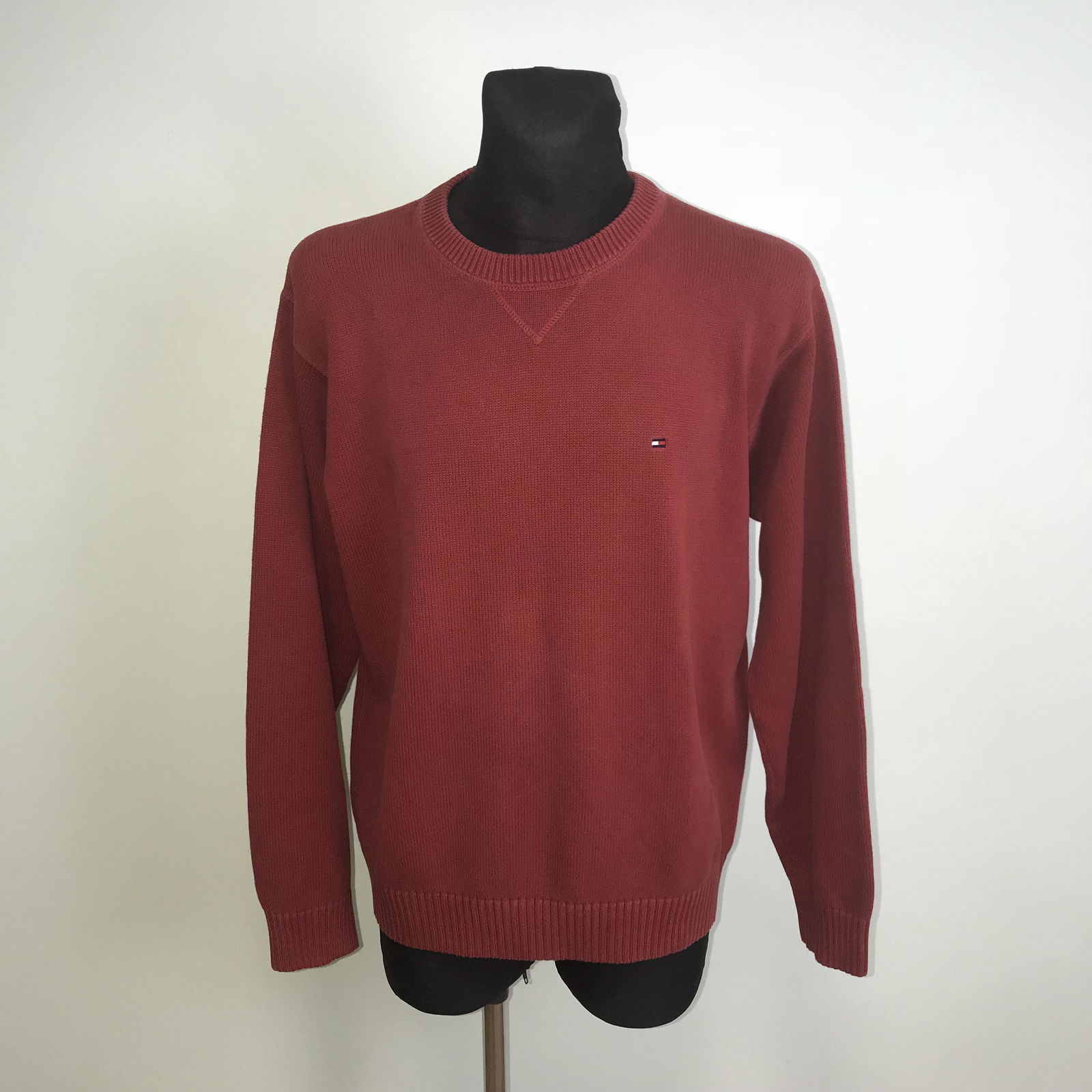 Vintage Men's Tommy Hilfiger Sweater: Size XLArmpit to Armpit: 24 in.Sleeve from shoulder seam: 25.5 in.