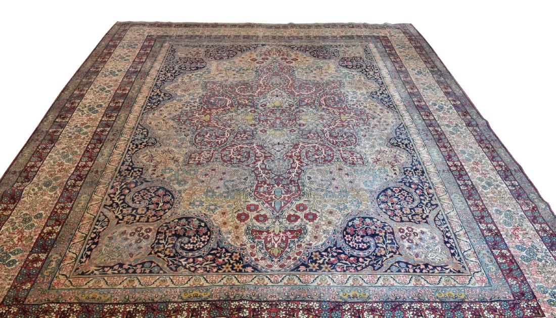 ANTICO TAPPETO PERSIANO cm 310x375 Buone condizioni: ANTICO TAPPETO PERSIANO cm 310x375 Buone condizioni generali con tracce di invecchiamento e usura ANTIQUE PERSIAN CARPET Overall good condition (defects)