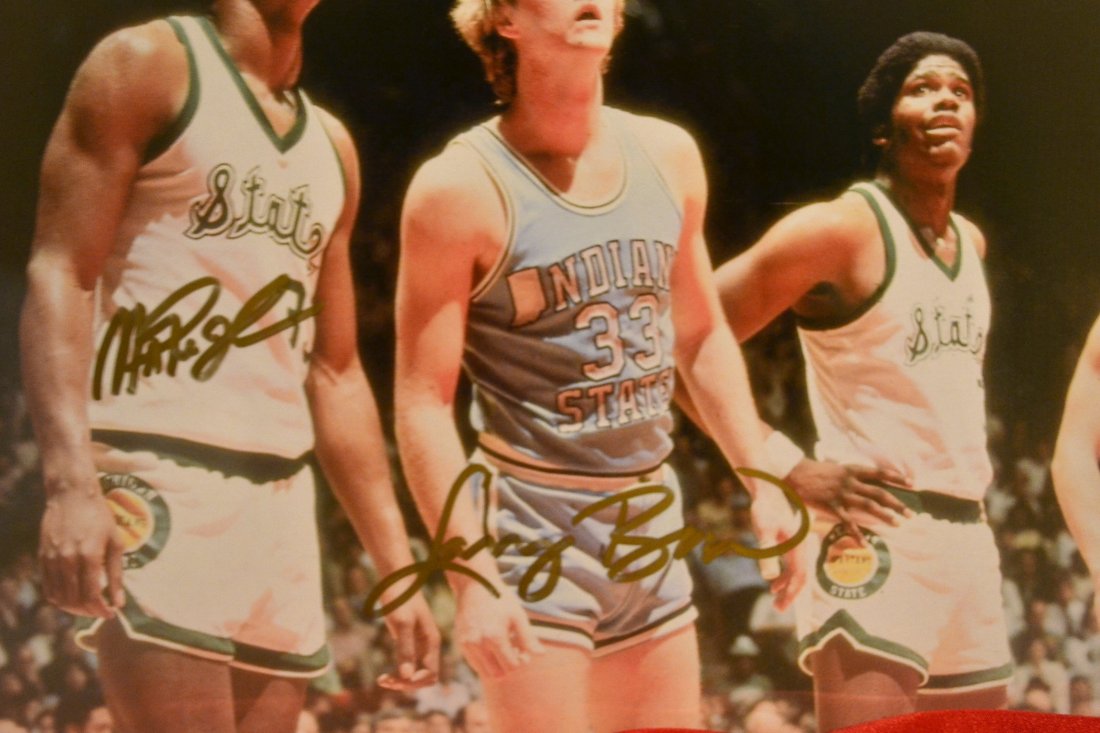 Magic Johnson and Larry Bird Autograph Photo, Magic: fantastic Championship photo sign By Magic Johnson and Larry Bird.. great photo... very nice cell...all items will be ship insured... all items are fully certified. all items matted and back...all ite