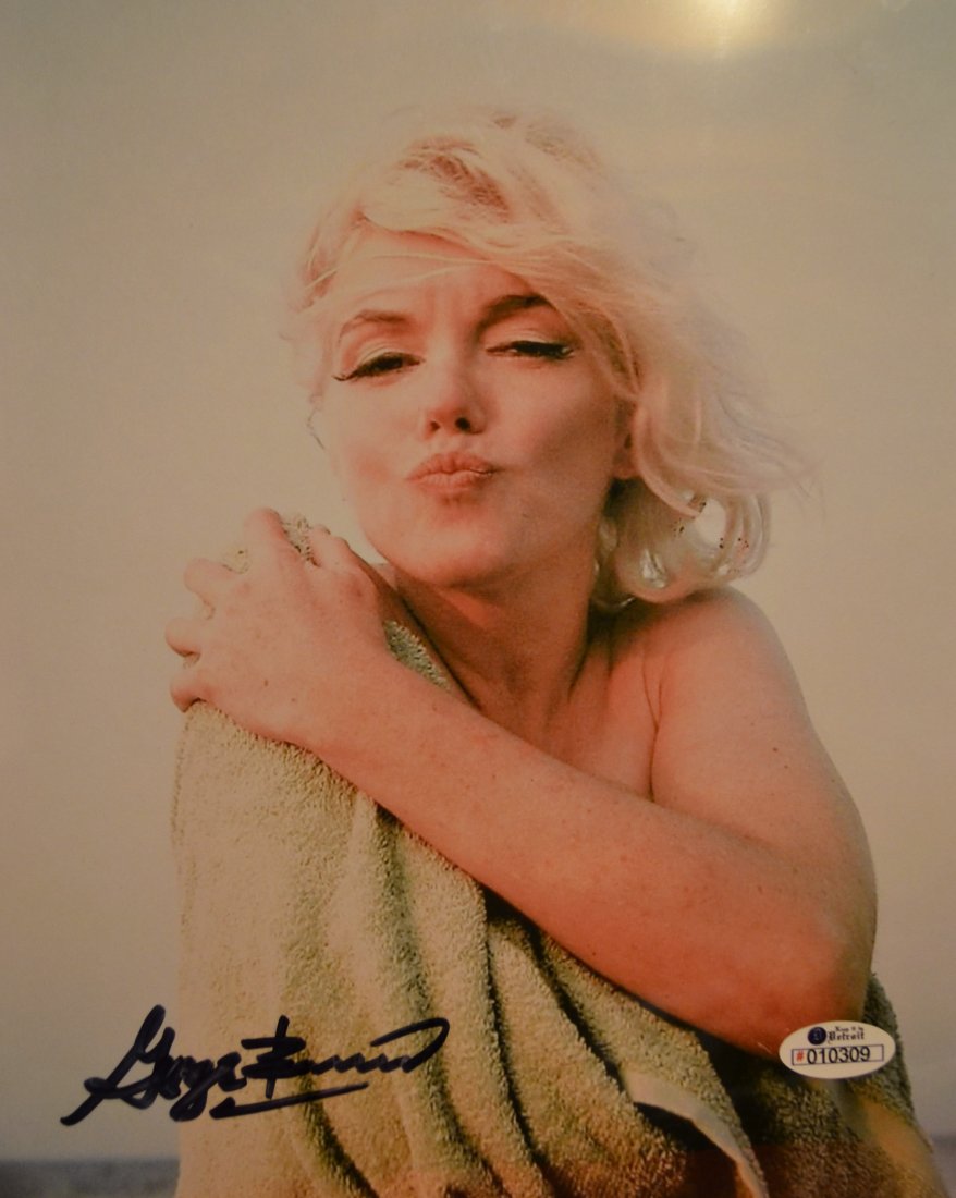 Marilyn Monroe Autograph George Barris Photo. Marilyn M (1 of 4)