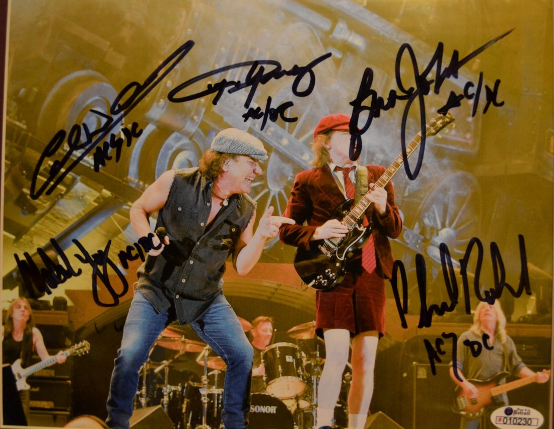 AC/DC Autograph Photo , AC/DC Sign Photo, Angus Young (1 of 4)