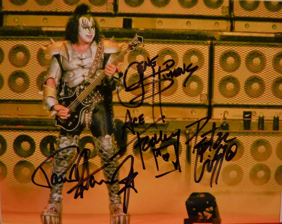 Kiss Autograph Photo, Kiss Sign Photo , Kiss Backstage (1 of 5)